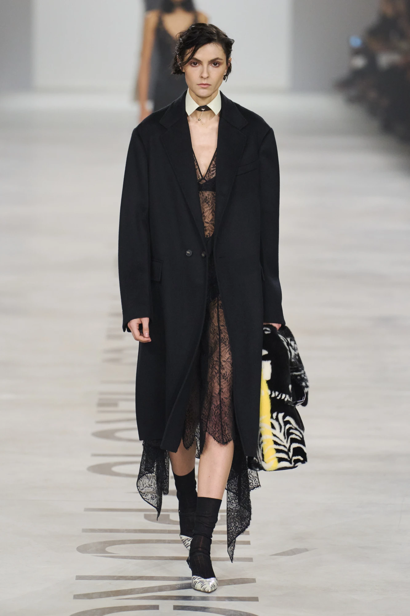 Fendi осінь-зима — 2026/27: дебютний показ Марії Грації К'юрі