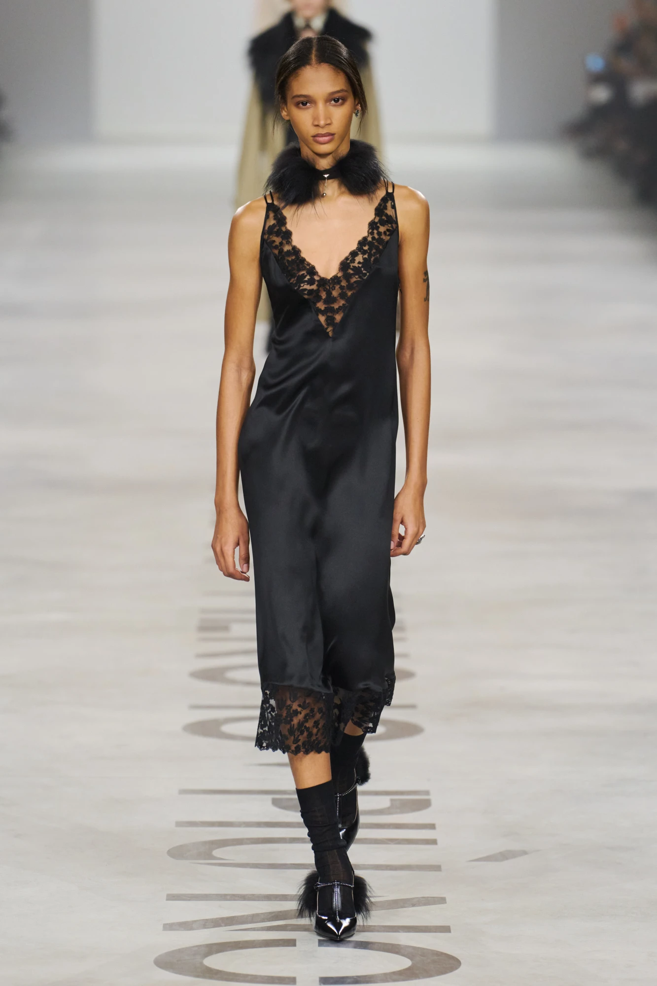 Fendi осінь-зима — 2026/27: дебютний показ Марії Грації К'юрі