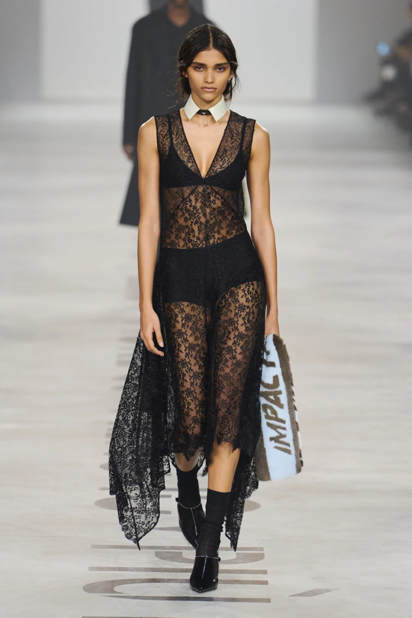 Fendi осінь-зима — 2026/27: дебютний показ Марії Грації К'юрі