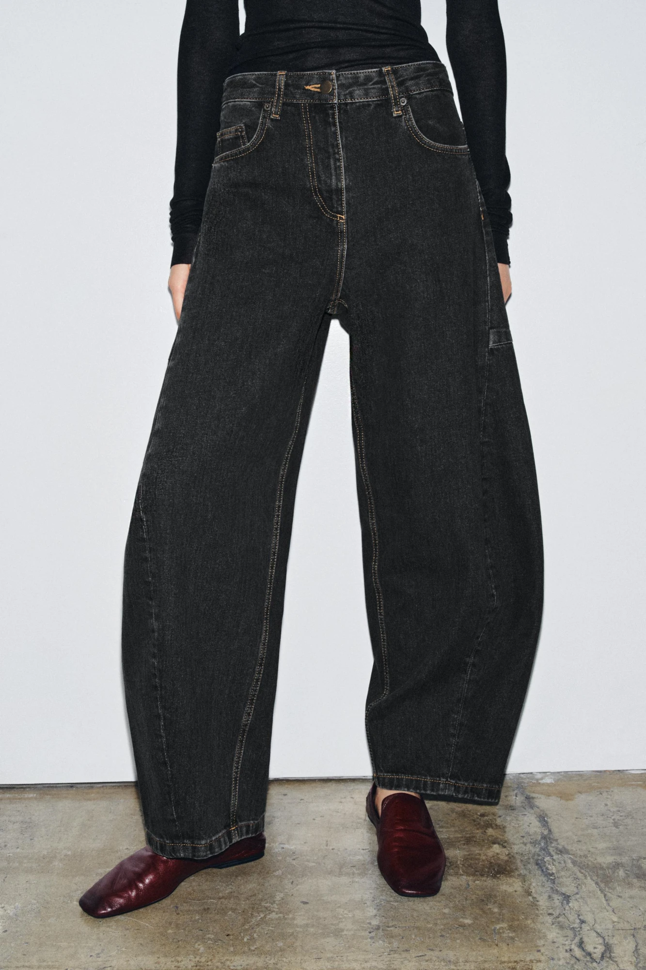 Barrel-leg джинси у 2026 році