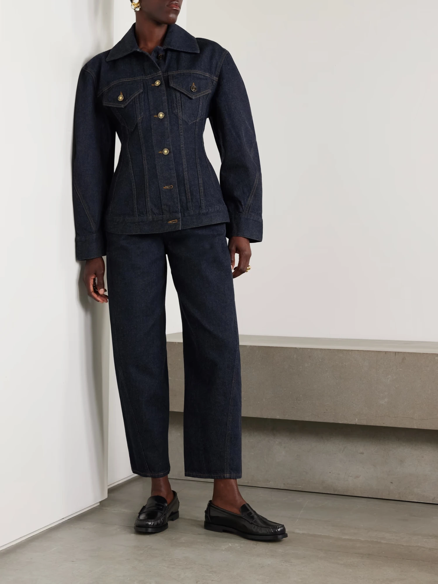 Barrel-leg джинси у 2026 році