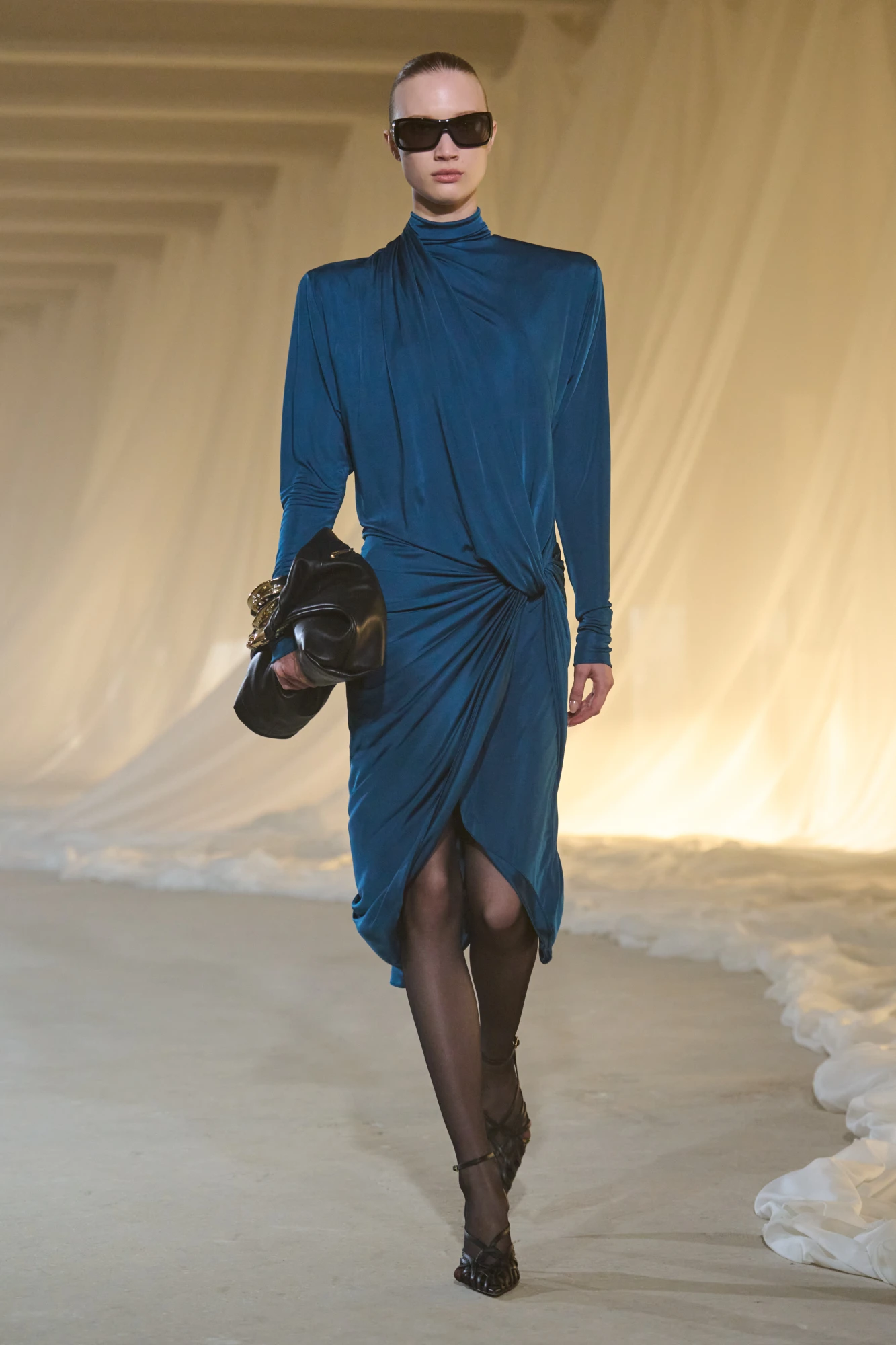 Balmain осінь-зима — 2026/27: мінімалістична розкіш Антоніна Трона 