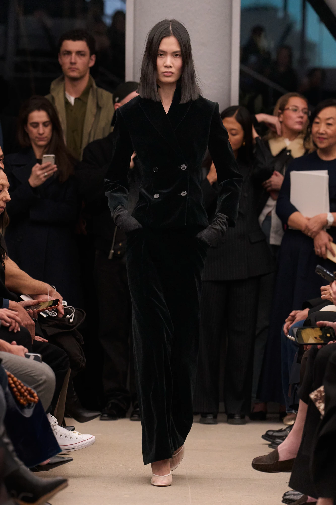 Alaïa осінь-зима — 2026/27: останній показ Пітера Мюльє 