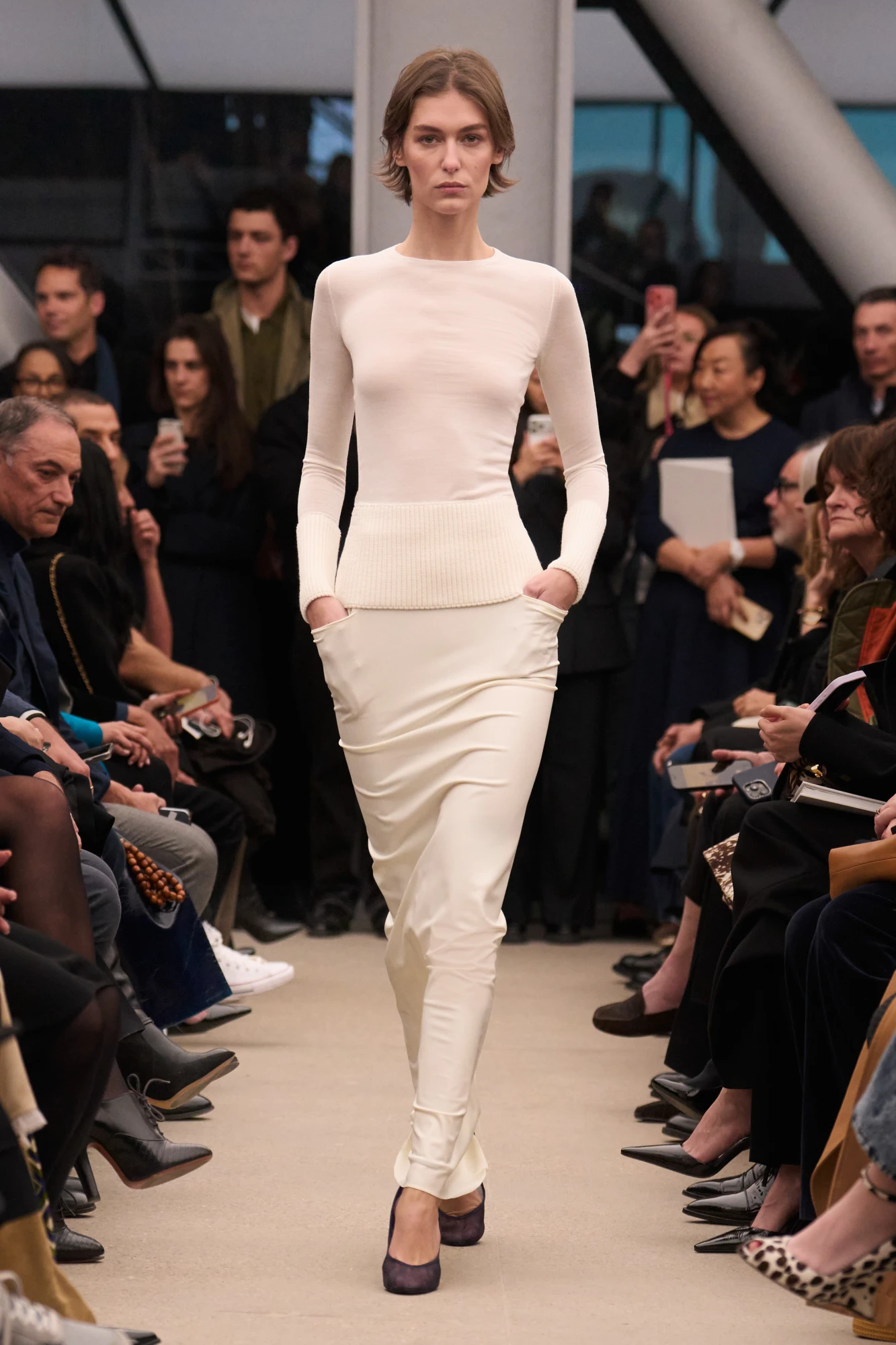 Alaïa осінь-зима — 2026/27: останній показ Пітера Мюльє 