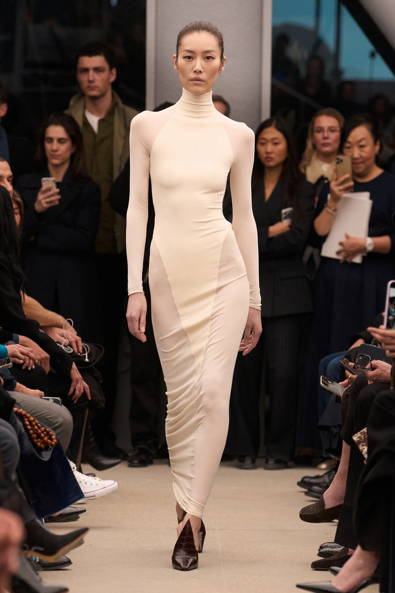 Alaïa осінь-зима — 2026/27: останній показ Пітера Мюльє 