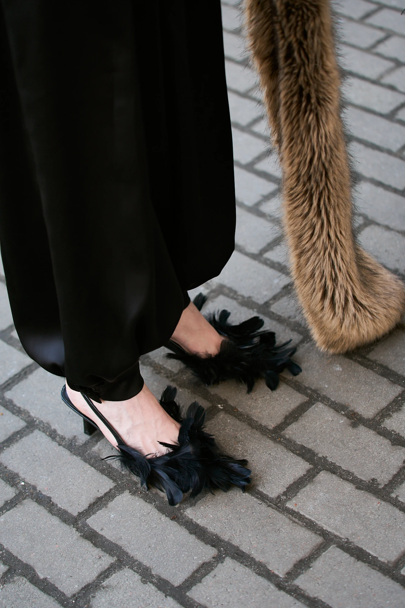 Найкрасивіші streetstyle-образи гостей Ukrainian Fashion Week сезону осінь-зима — 2026/27