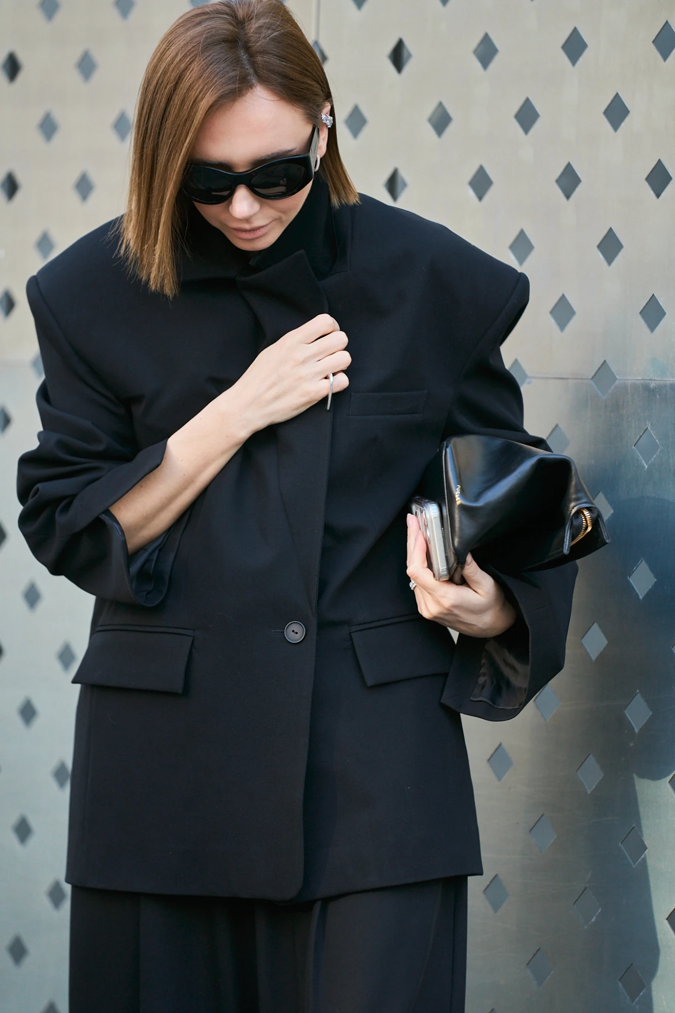 Найкрасивіші streetstyle-образи гостей Ukrainian Fashion Week сезону осінь-зима — 2026/27