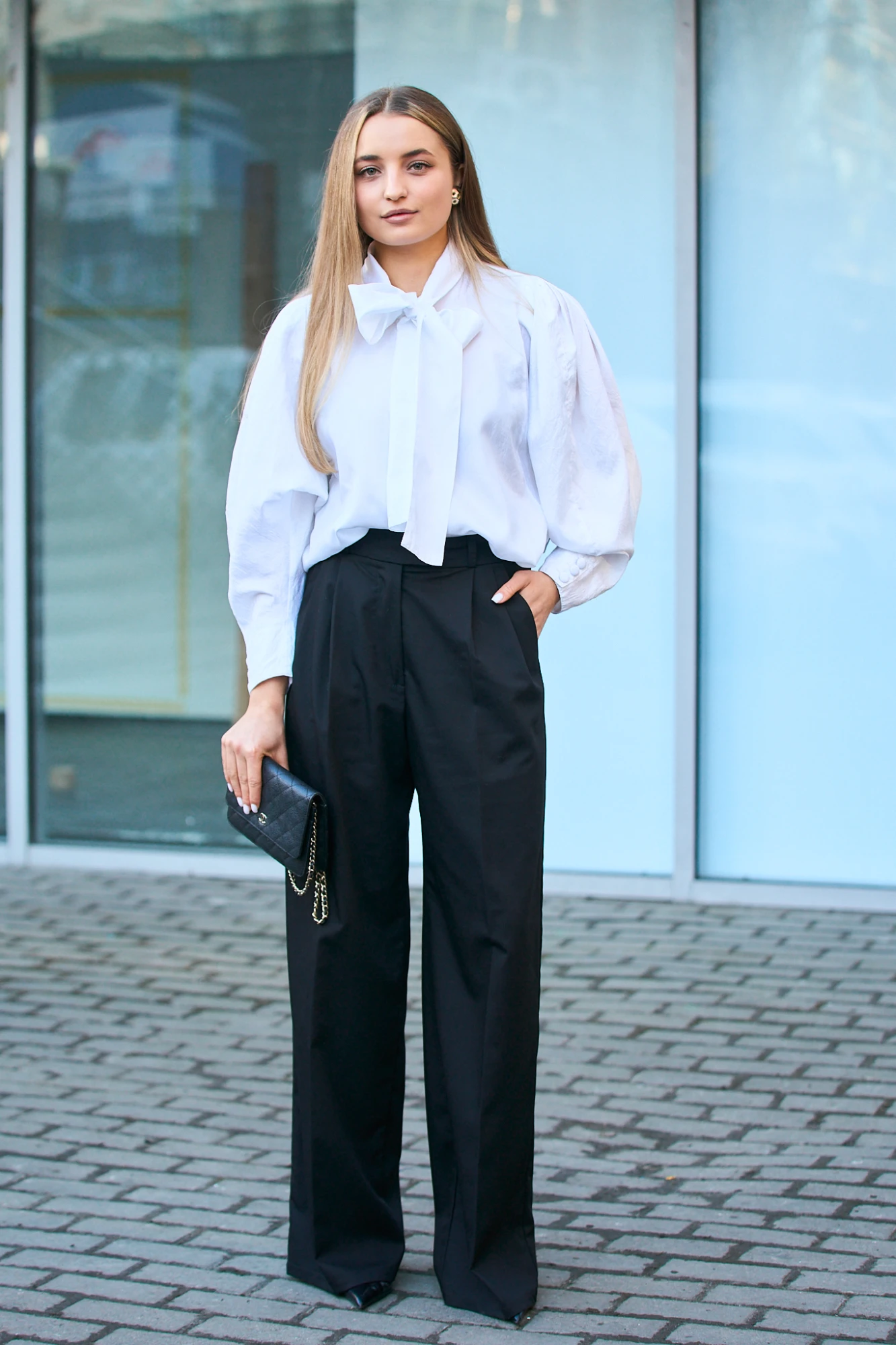 Найкрасивіші streetstyle-образи гостей Ukrainian Fashion Week сезону осінь-зима — 2026/27