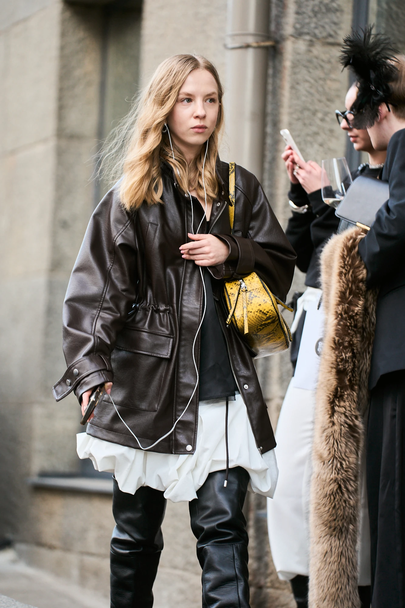 Найкрасивіші streetstyle-образи гостей Ukrainian Fashion Week сезону осінь-зима — 2026/27