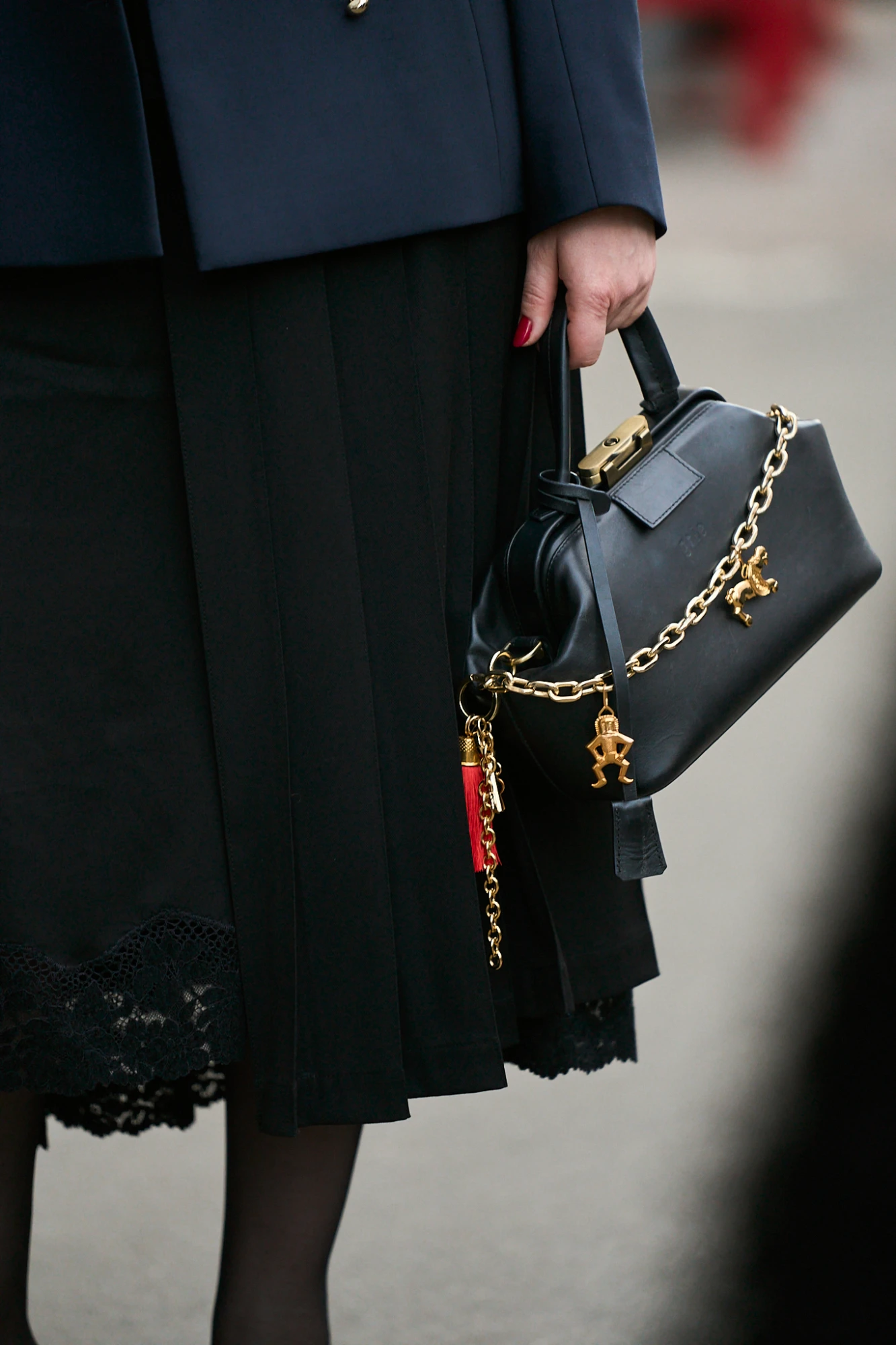 Найкрасивіші streetstyle-образи гостей Ukrainian Fashion Week сезону осінь-зима — 2026/27