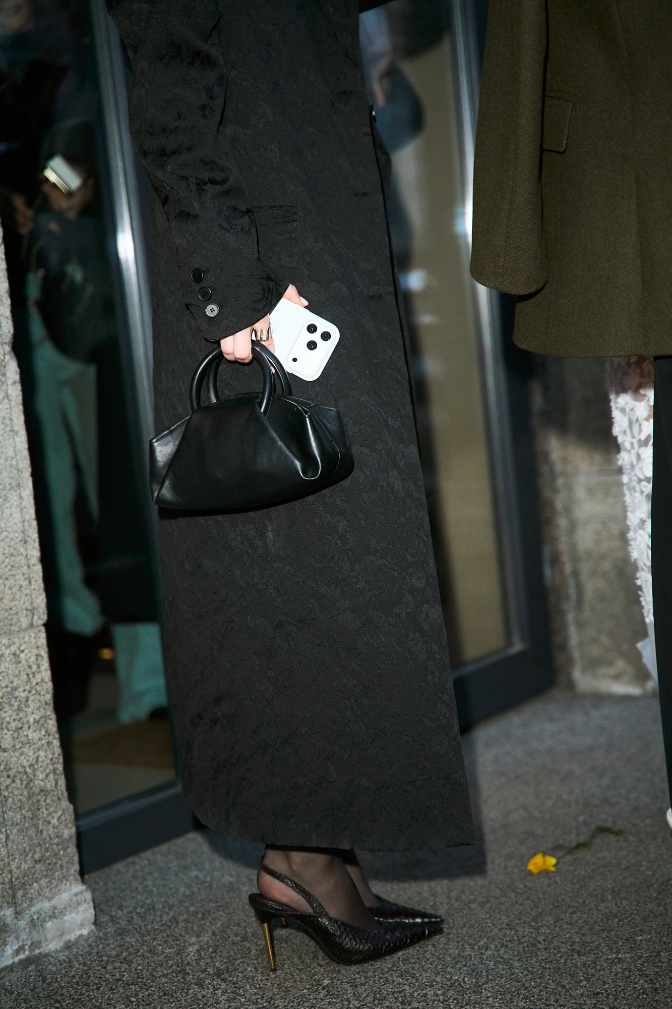 Найкрасивіші streetstyle-образи гостей Ukrainian Fashion Week сезону осінь-зима — 2026/27