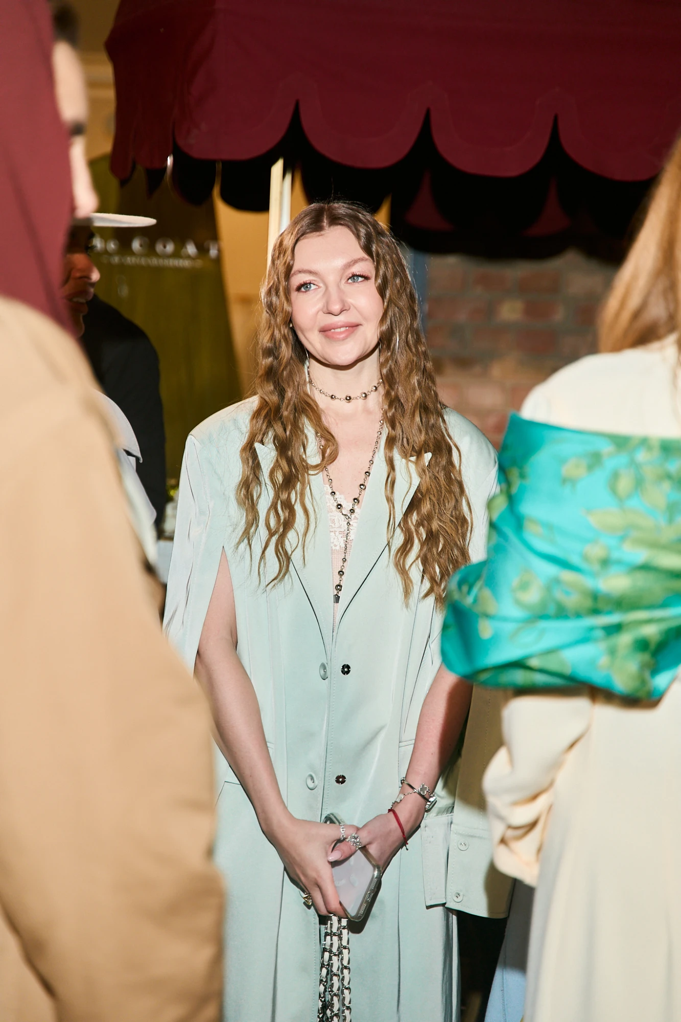 Найкрасивіші streetstyle-образи гостей Ukrainian Fashion Week сезону осінь-зима — 2026/27