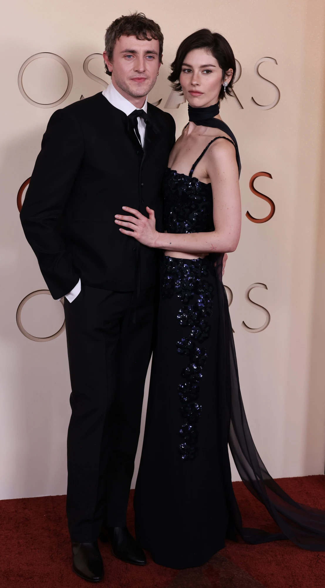 Грейсі Абрамс у Chanel і Пол Мескаль 