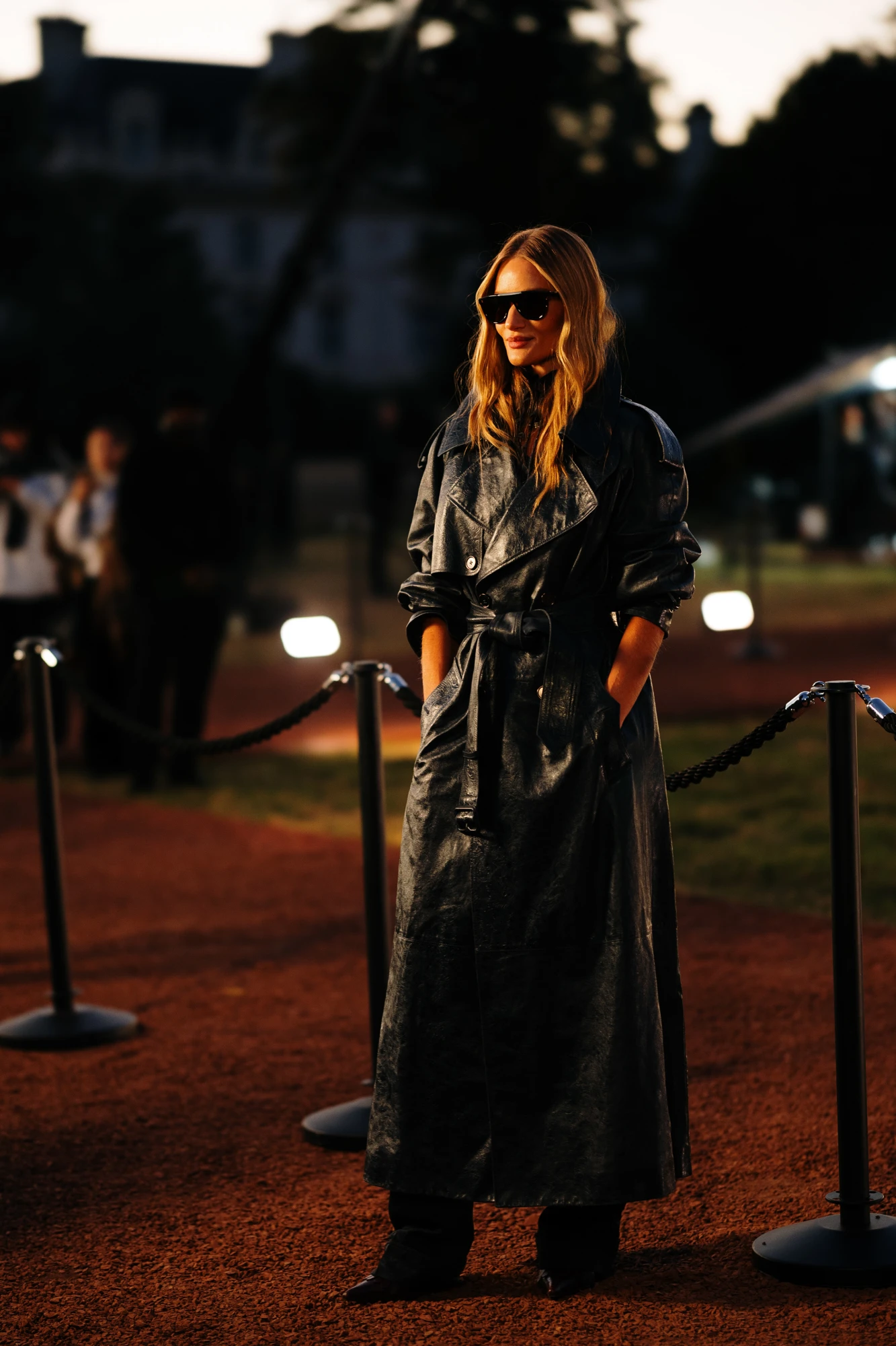 Образи з тренчем зі streetstyle сезону весна-літо — 2026