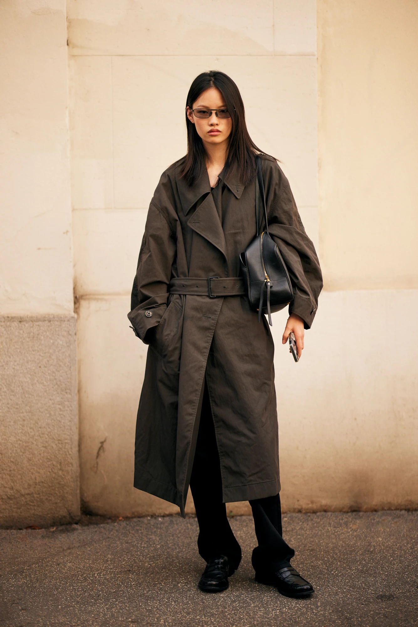 Образи з тренчем зі streetstyle сезону весна-літо — 2026