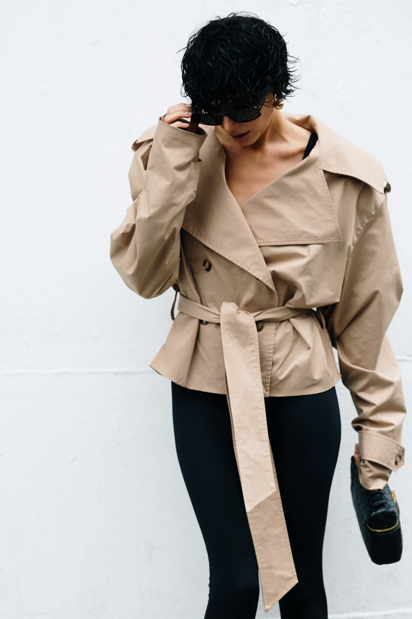 Образи з тренчем зі streetstyle сезону весна-літо — 2026