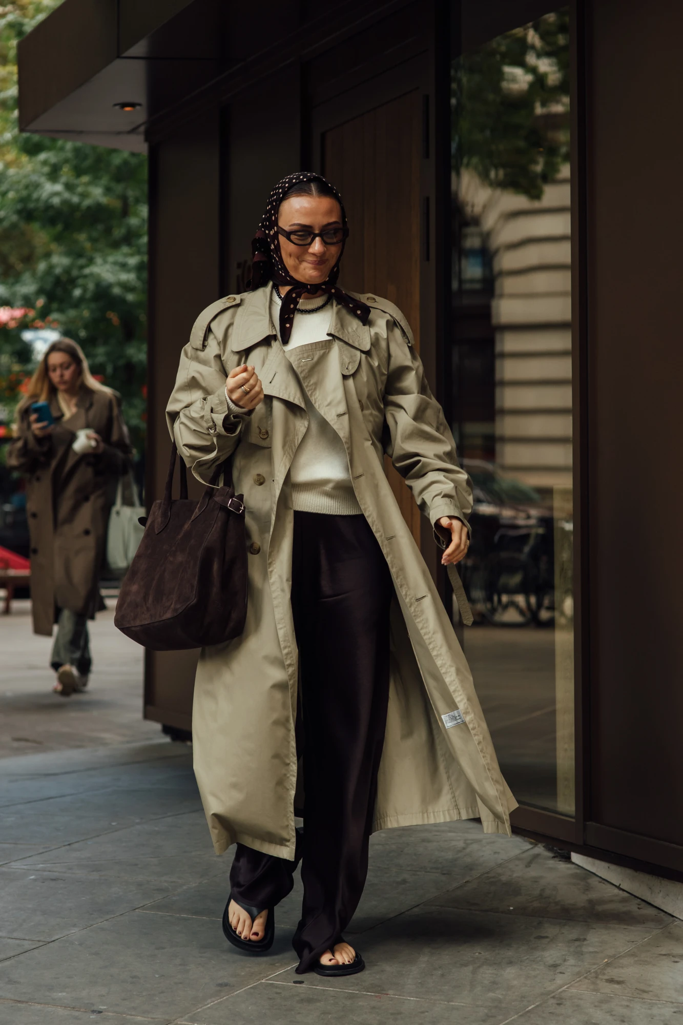 Образи з тренчем зі streetstyle сезону весна-літо — 2026