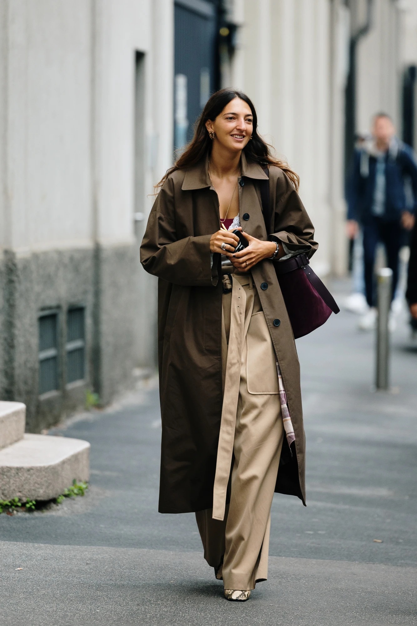 Образи з тренчем зі streetstyle сезону весна-літо — 2026