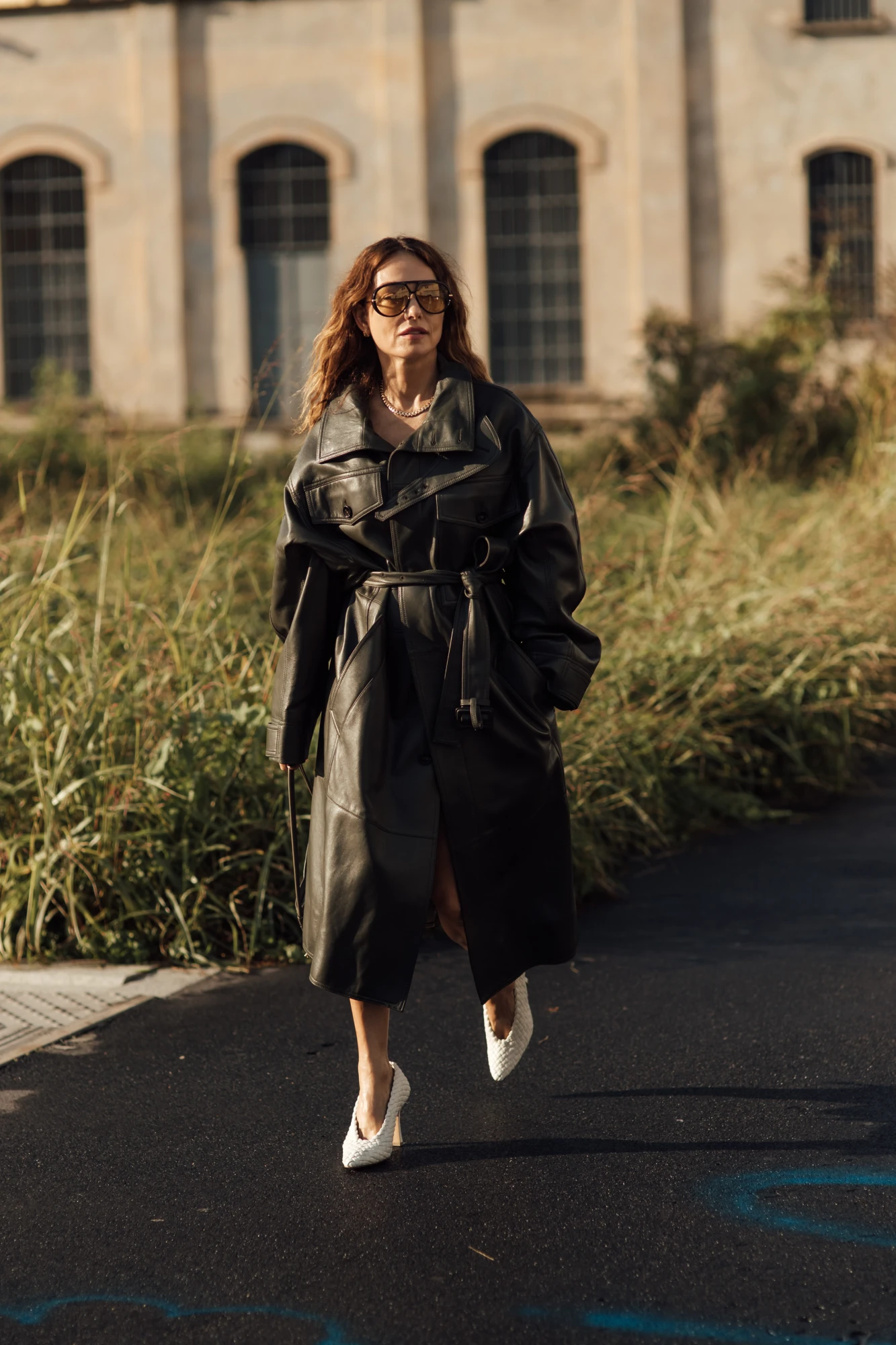 Образи з тренчем зі streetstyle сезону весна-літо — 2026