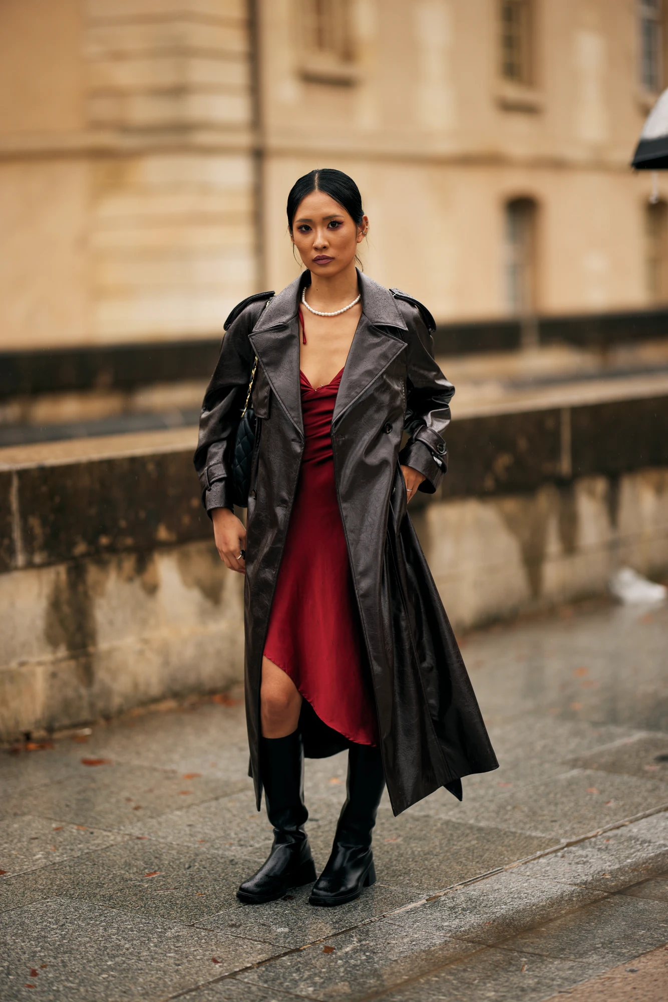 Образи з тренчем зі streetstyle сезону весна-літо — 2026