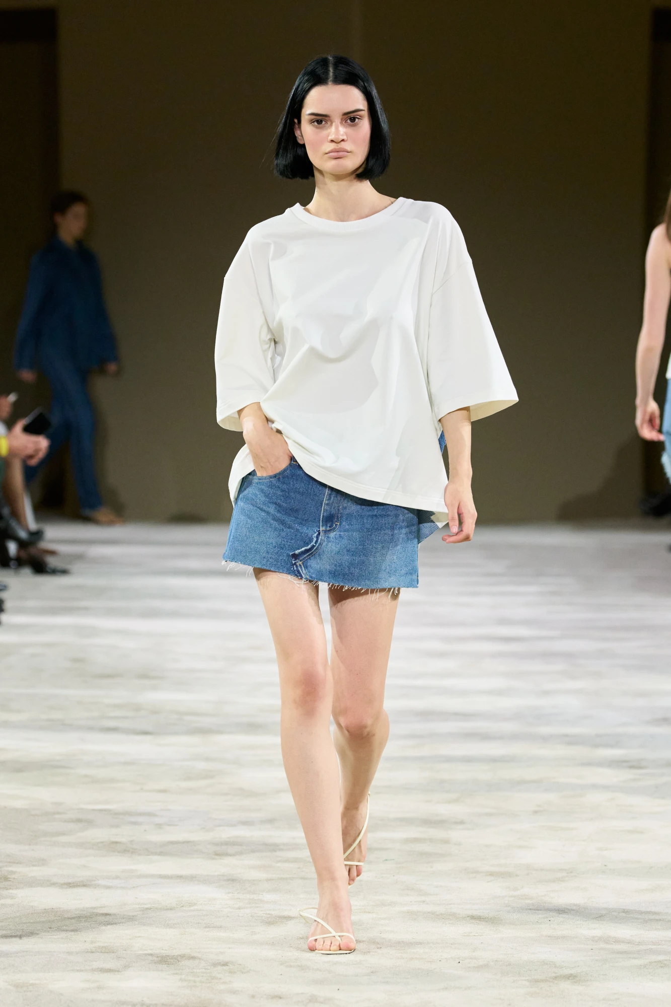 Джинсові мініспідниці 