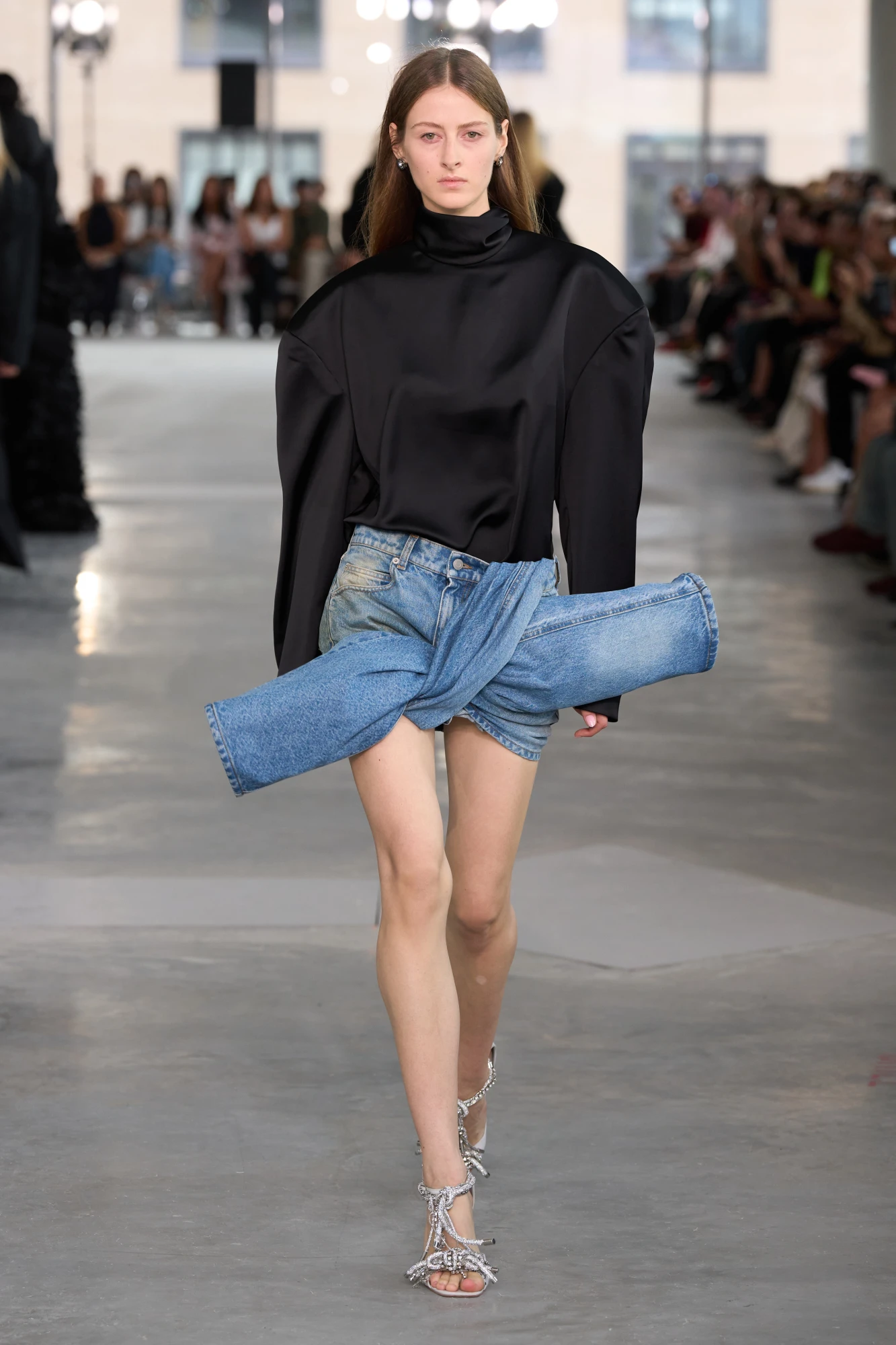 Джинсові мініспідниці 