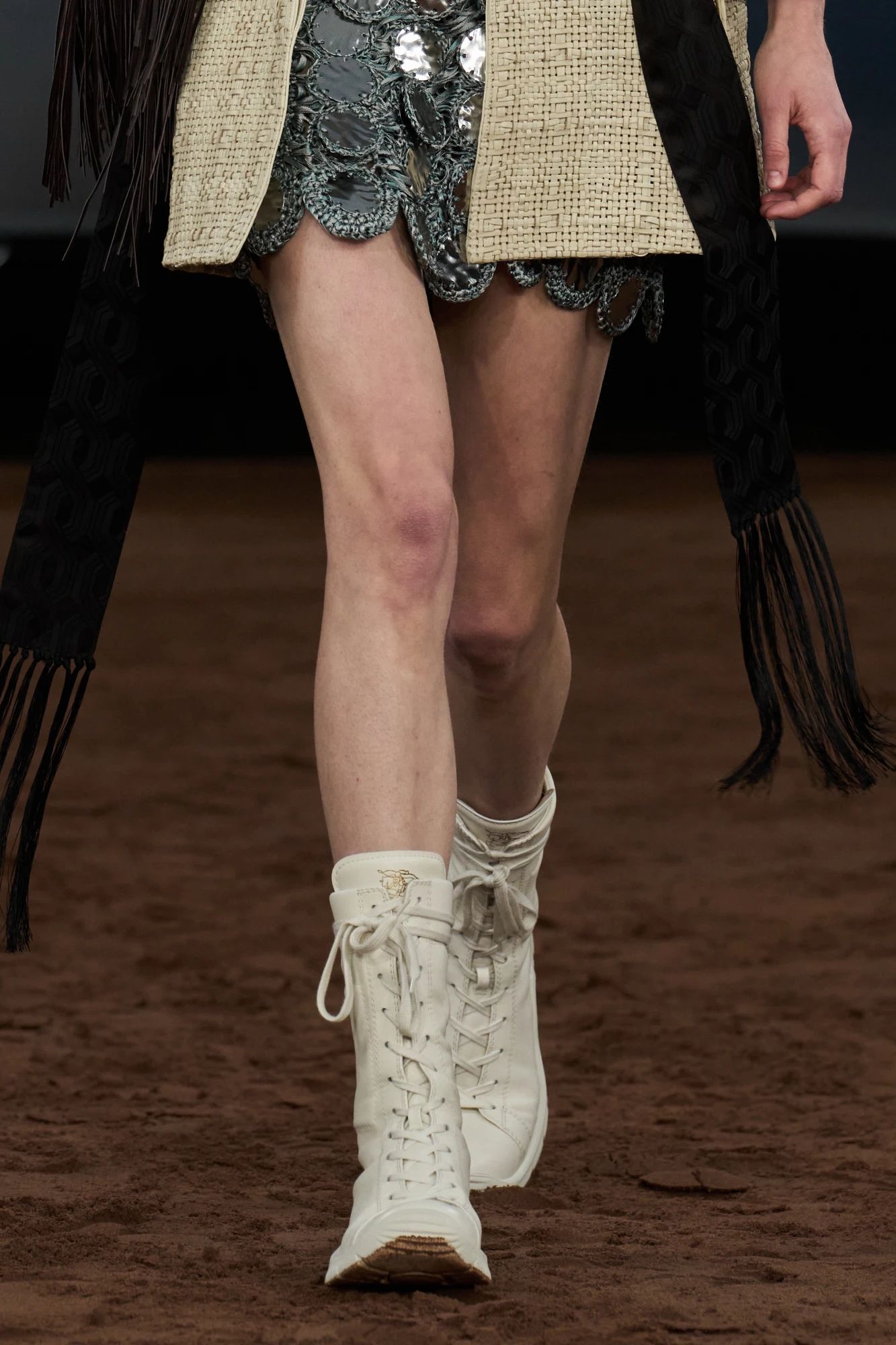 Тренди взуття весна-літо — 2026: Черевики зі шнурівкою 