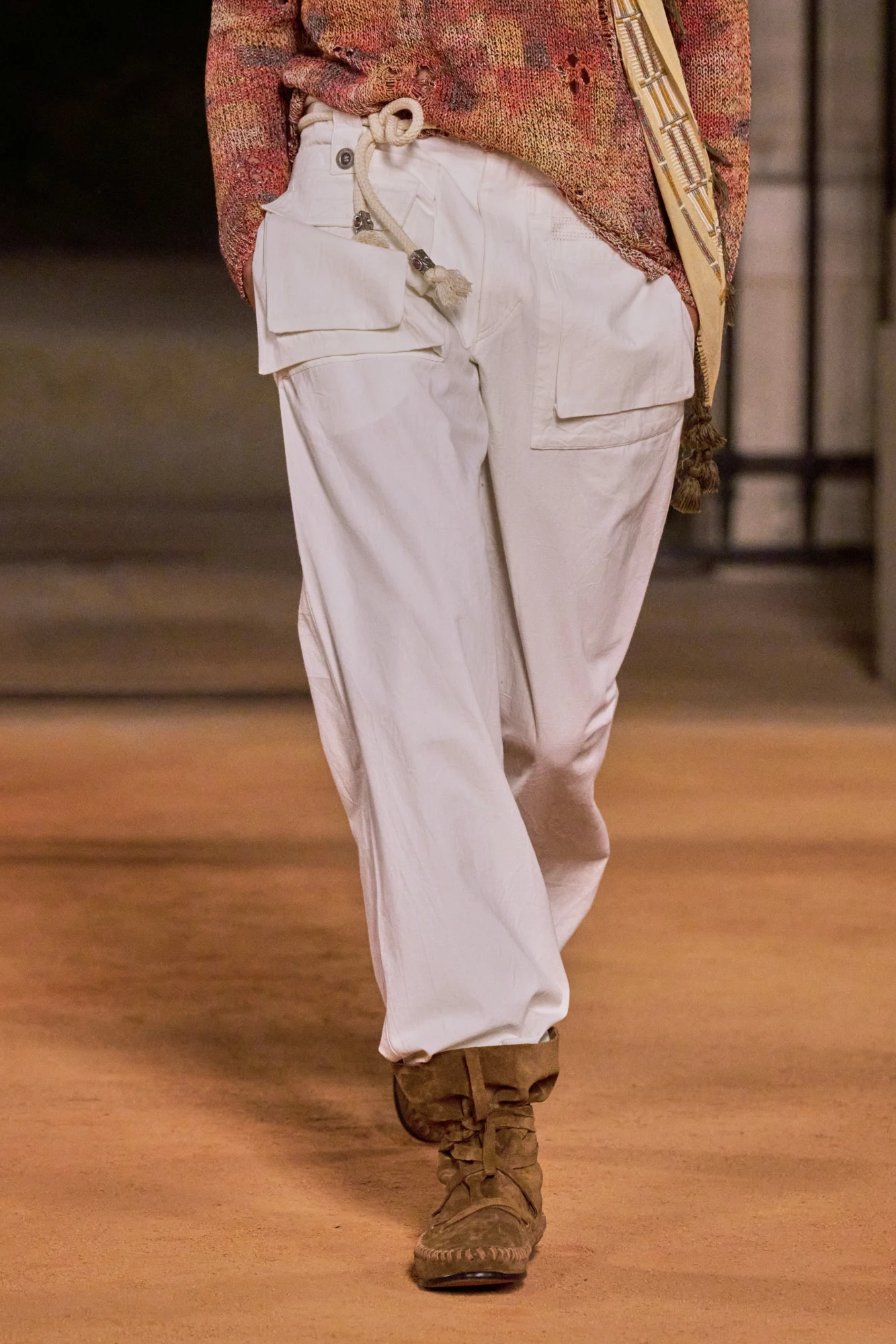 Тренди взуття весна-літо — 2026: Низькі slouchy-чоботи 