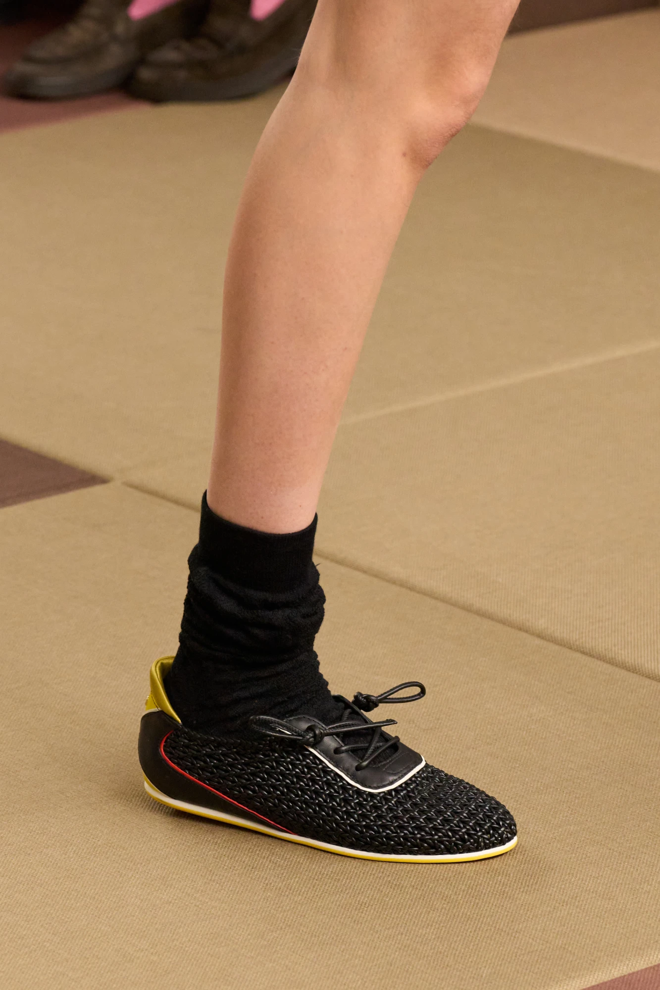 Тренди взуття весна-літо — 2026: Плетене взуття 