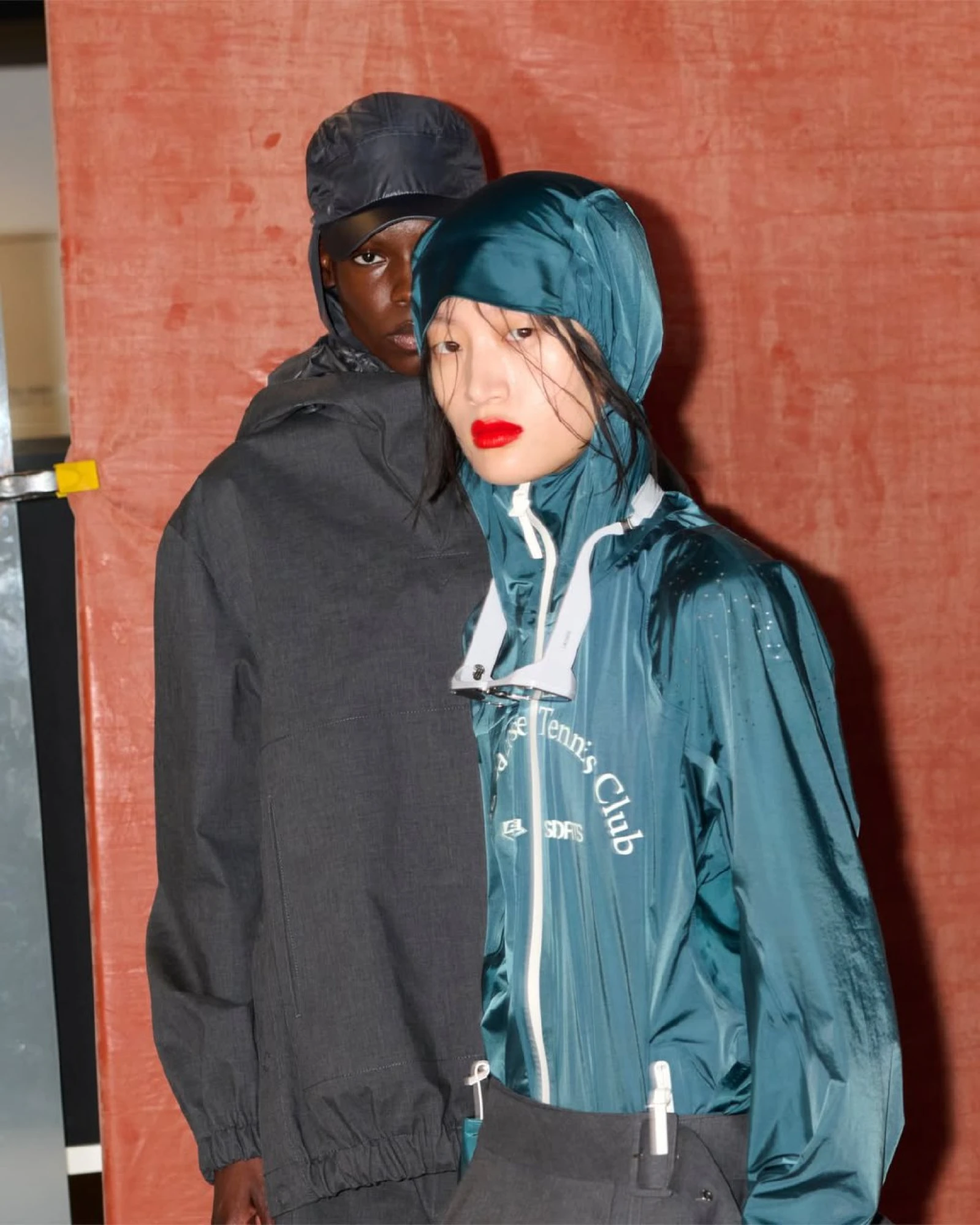 Де купувати наймодніші вітрівки на весну та літо 2026 року 