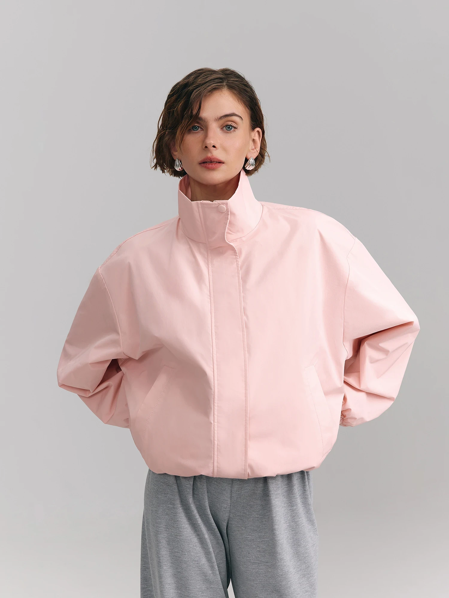 Де купувати наймодніші вітрівки на весну та літо 2026 року 