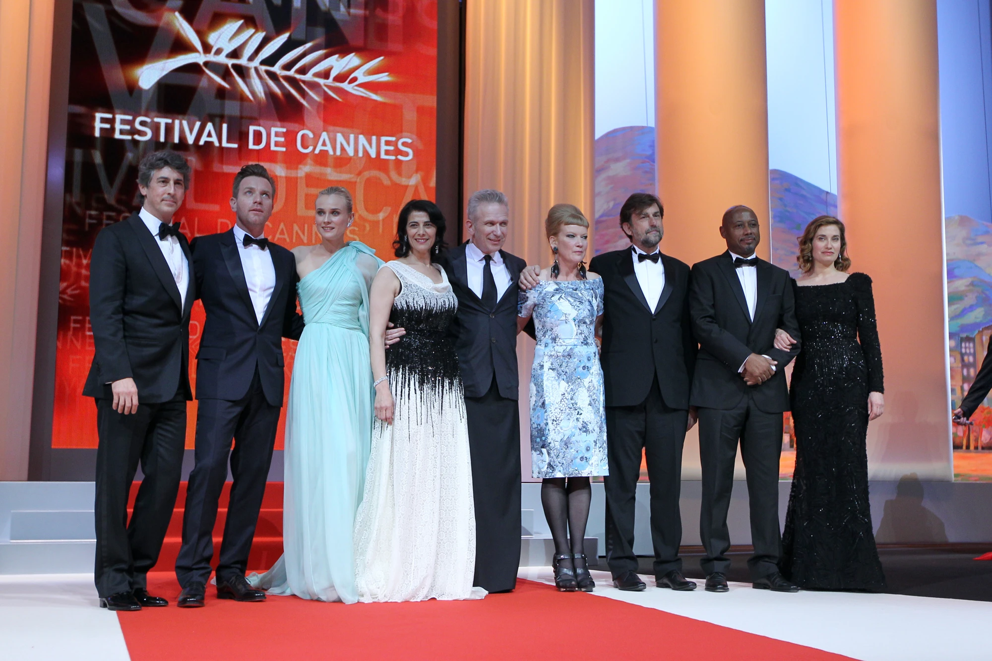 Журі Каннського кінофестивалю 2012 року, у центрі – Жан-Поль Готьє