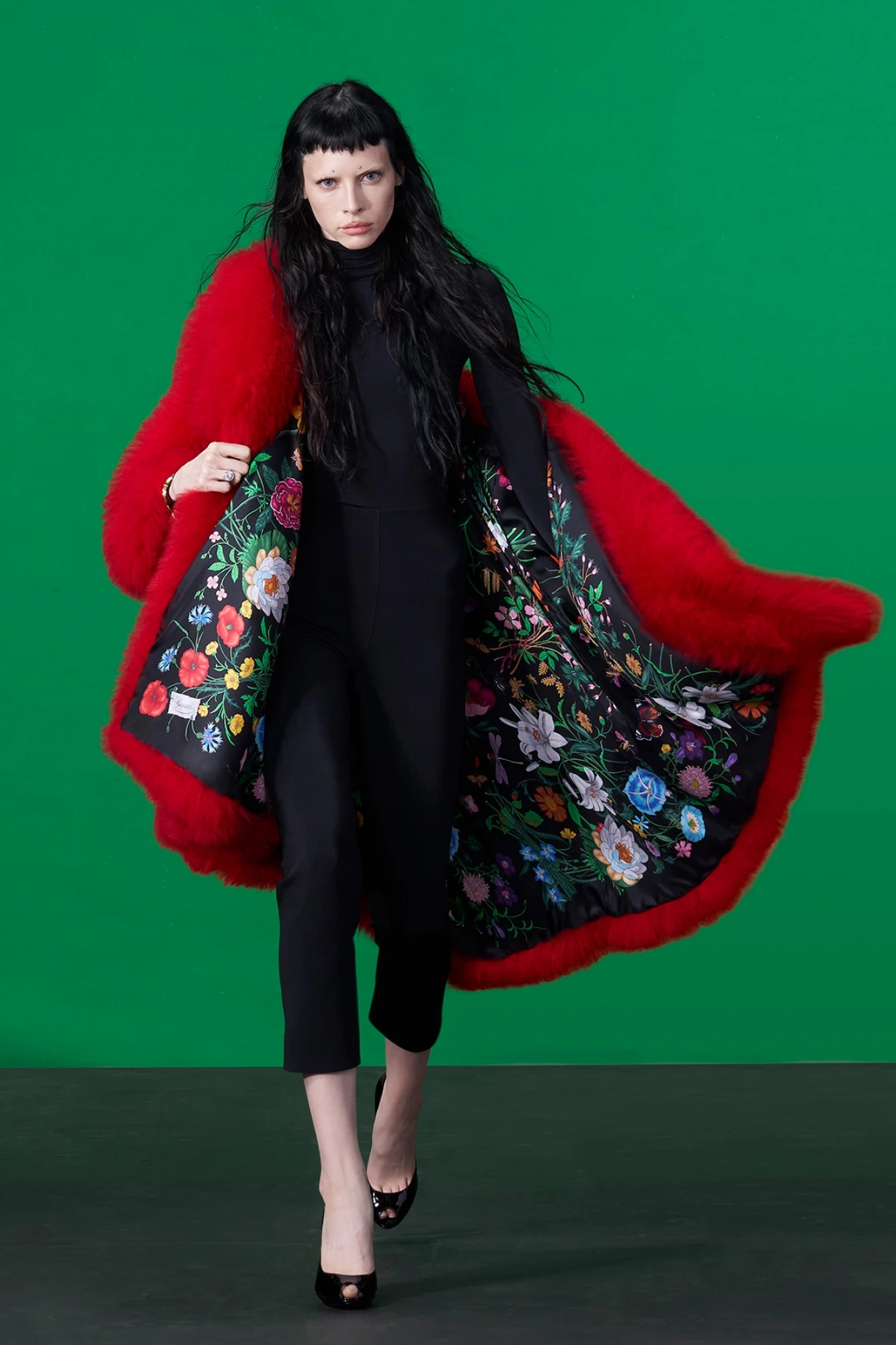 Gucci Cruise 2027: базовий гардероб та естетика Gucci від Демни 