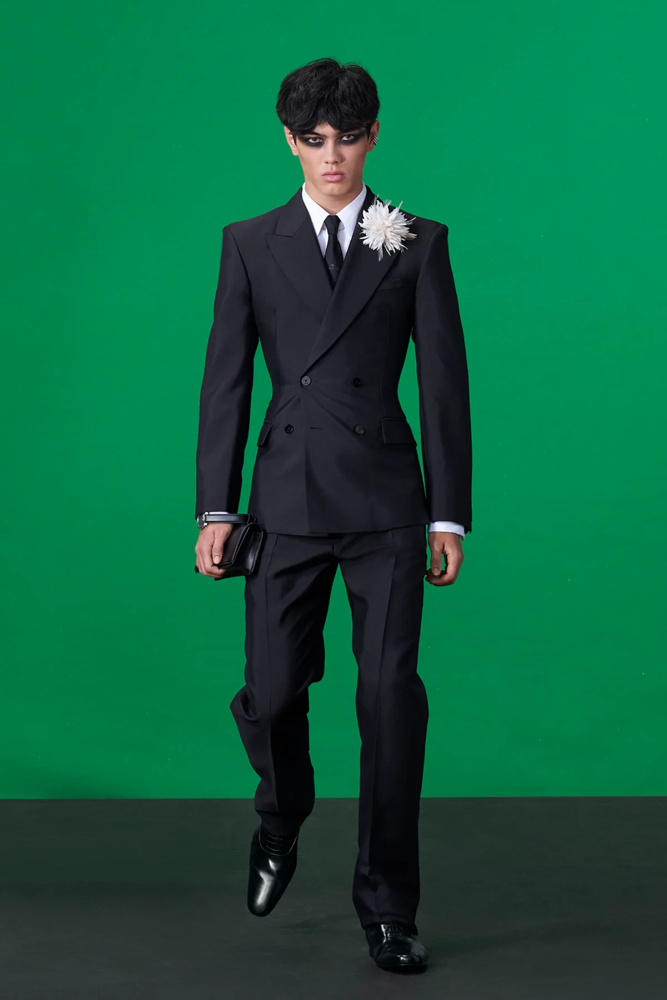 Gucci Cruise 2027: базовий гардероб та естетика Gucci від Демни 