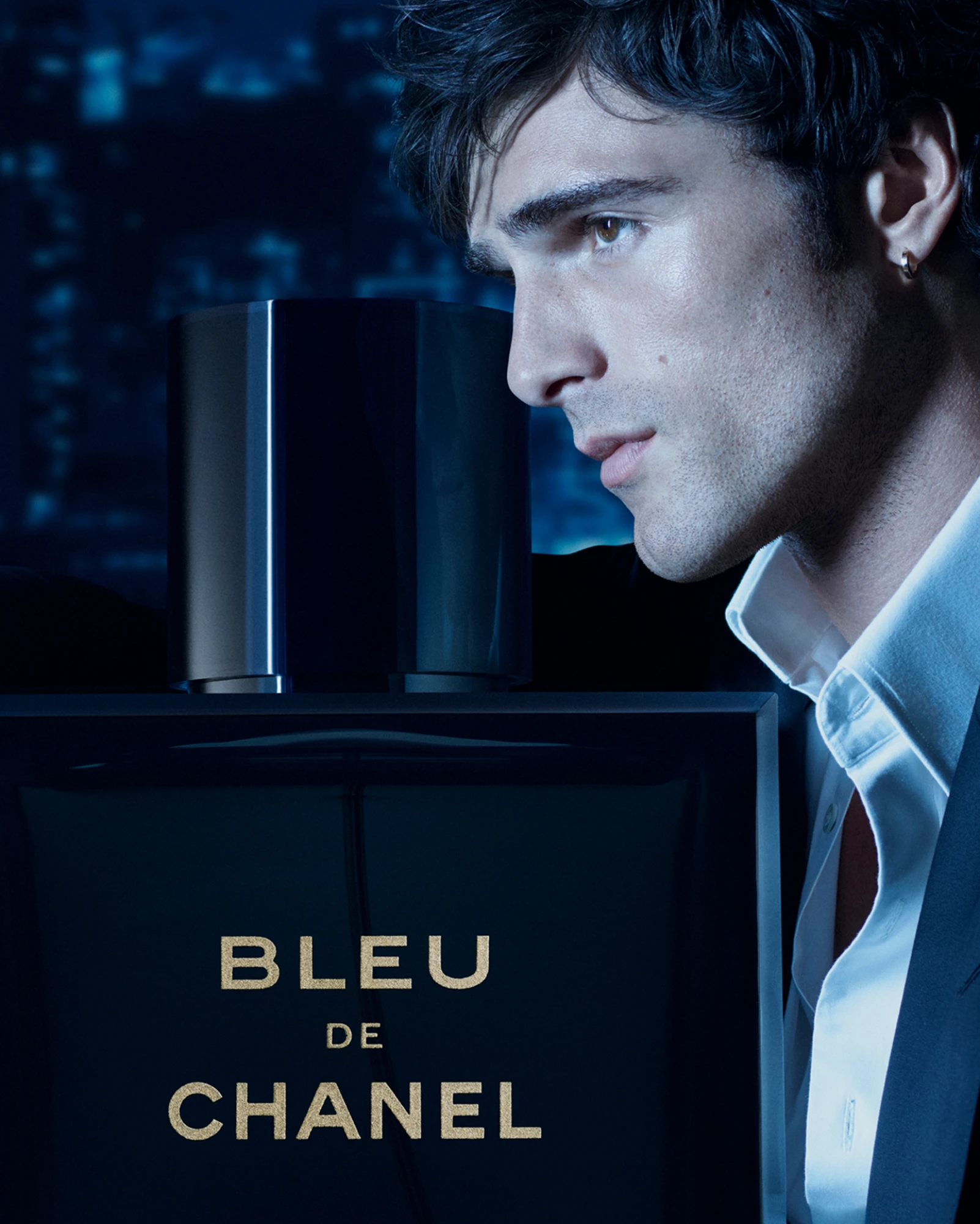 Джейкоб Елорді у своїй першій рекламній кампанії аромату Bleu de Chanel