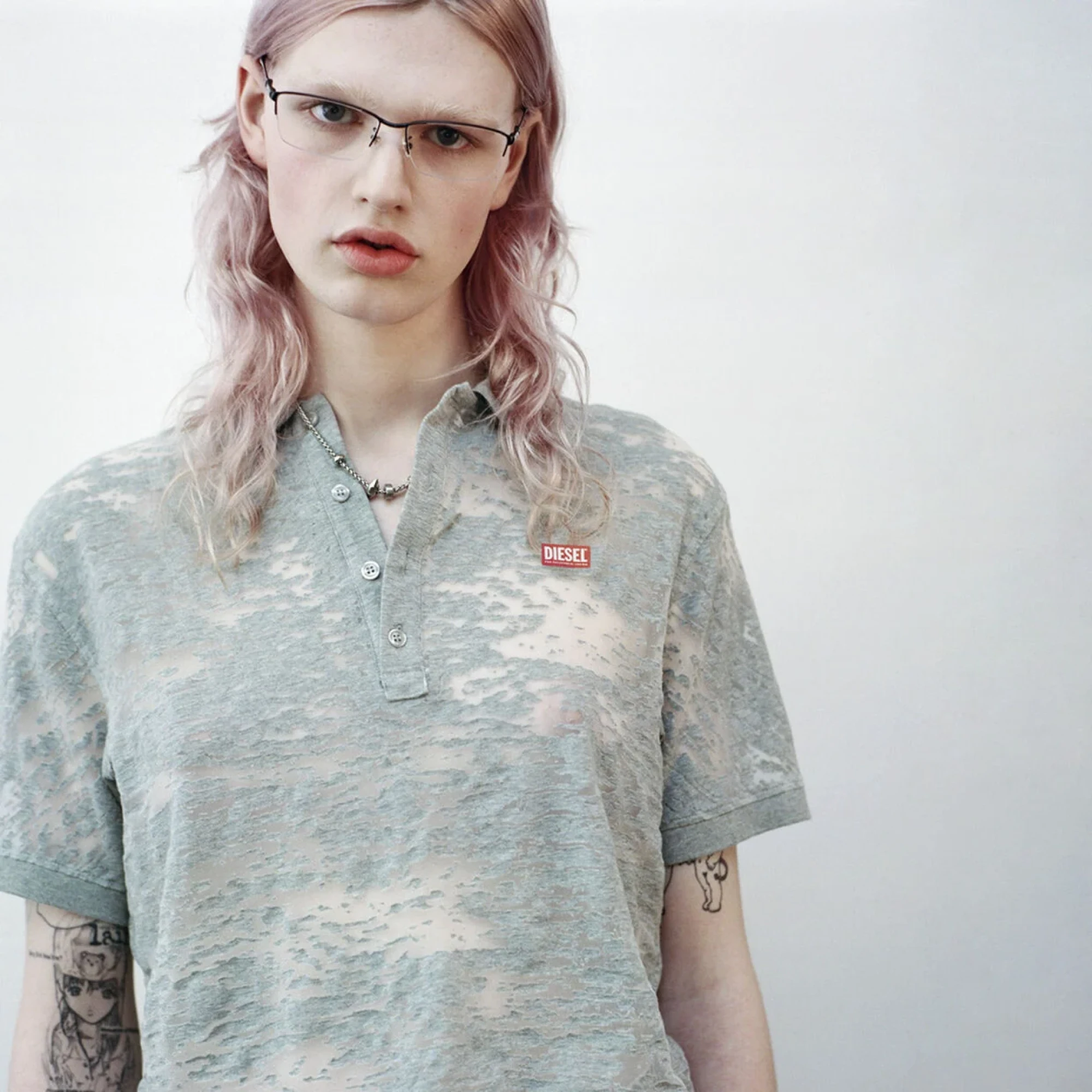 Diesel і Tinder представили спільну колекцію For Successful Loving до Pride Month 2026