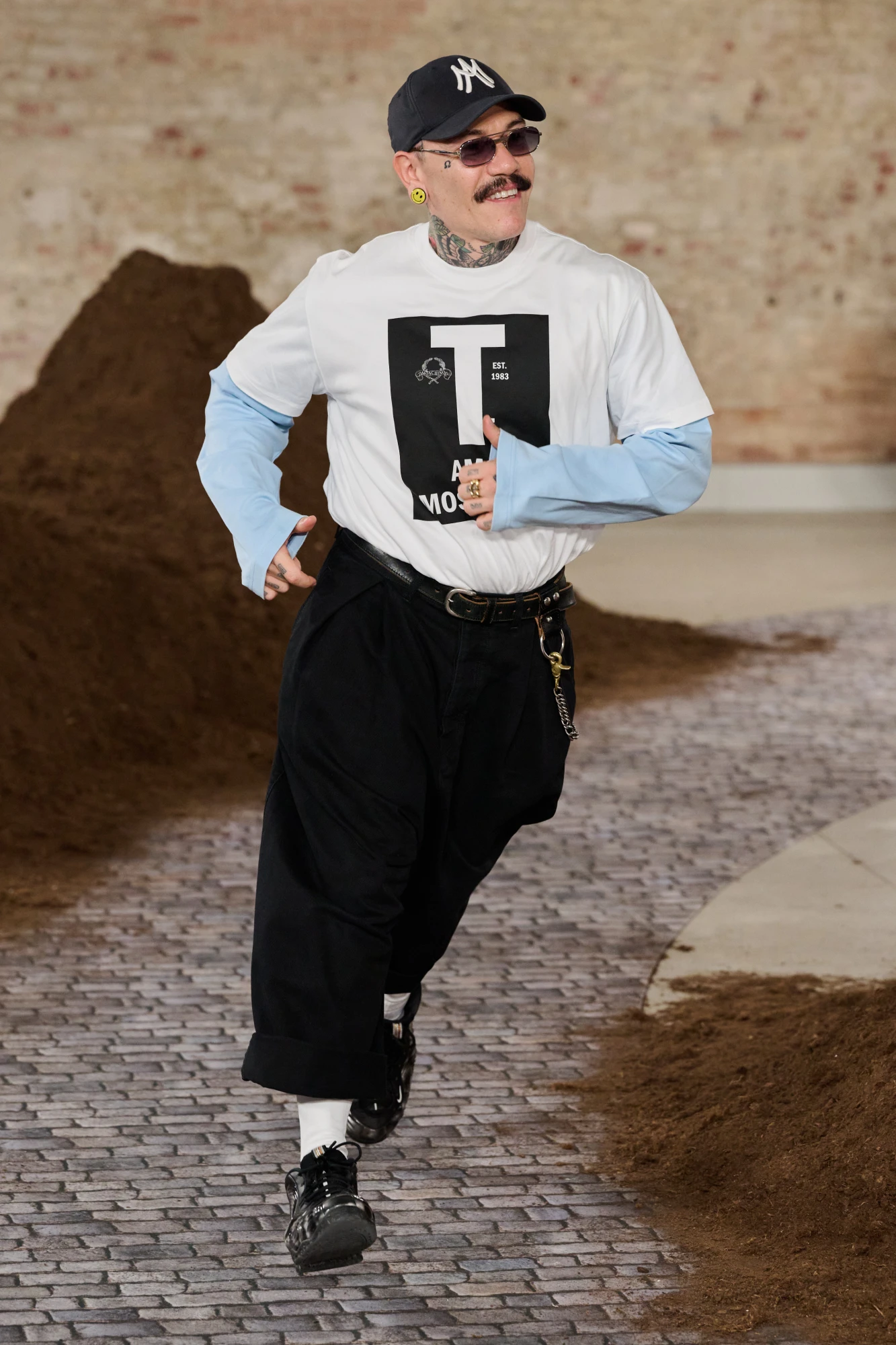 Адріан Аппіолаза полишає пост очільника Moschino