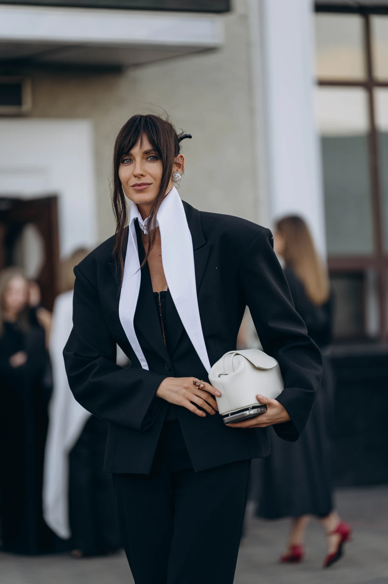 Ukrainian Fashion Week весна-літо — 2027 день 2: найцікавіші streetstyle-образи гостей 