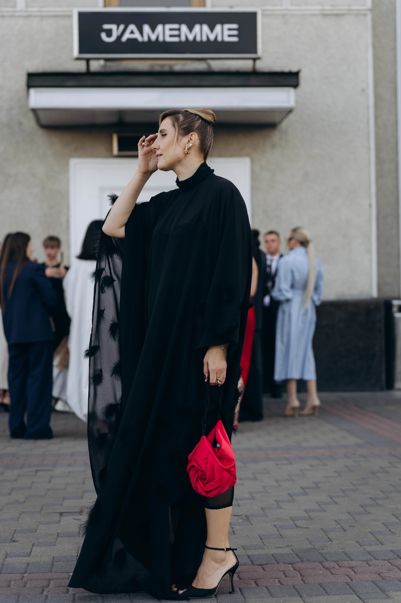 Ukrainian Fashion Week весна-літо — 2027 день 2: найцікавіші streetstyle-образи гостей 