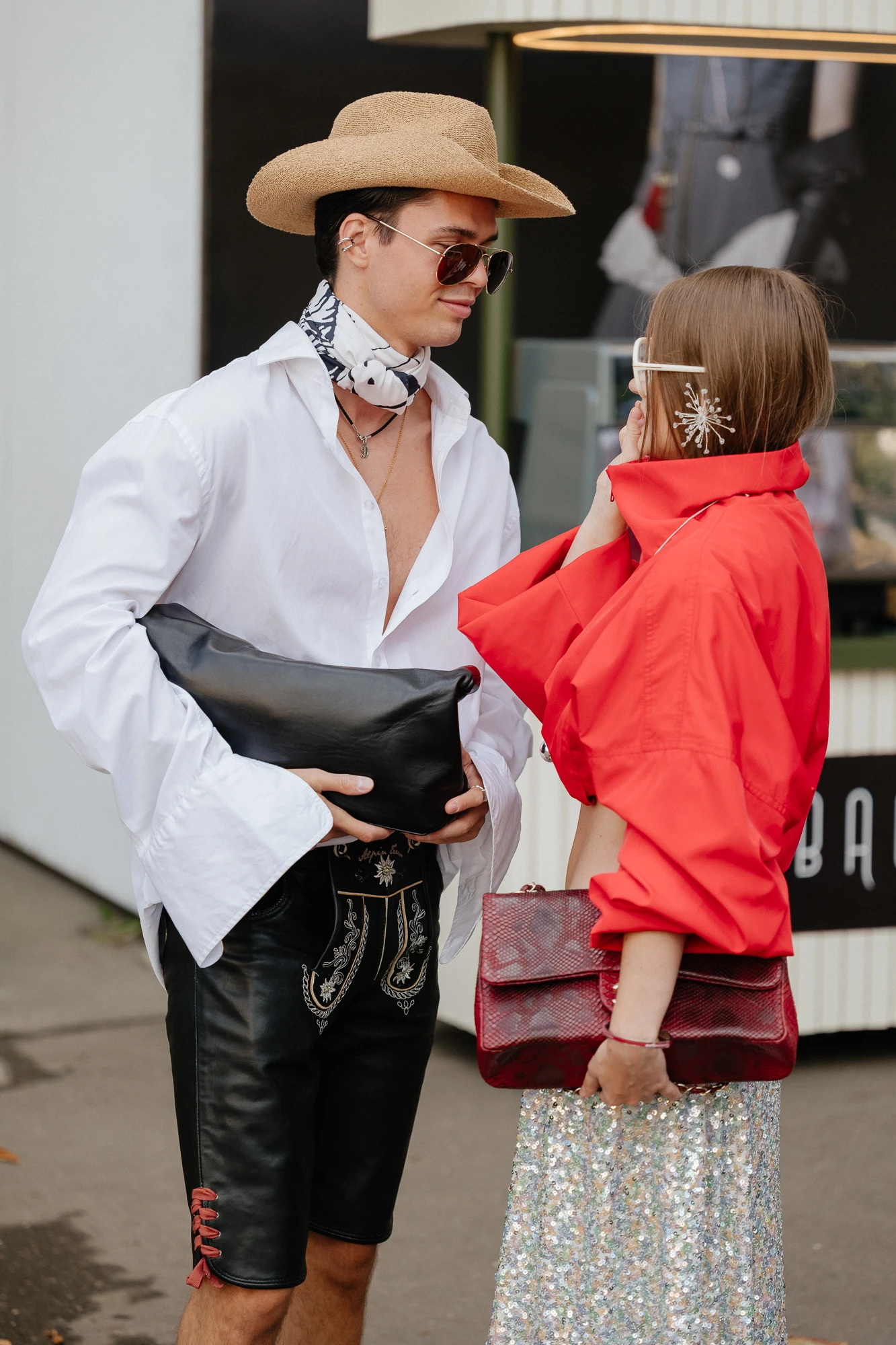 Streetstyle-образи гостей третього дня Ukrainian Fashion Week сезону весна-літо — 2027