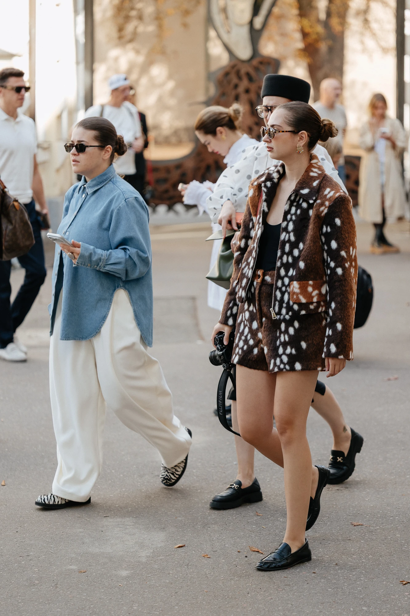 Streetstyle-образи гостей третього дня Ukrainian Fashion Week сезону весна-літо — 2027