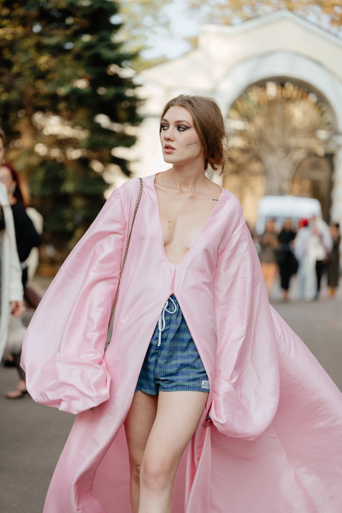 Streetstyle-образи гостей третього дня Ukrainian Fashion Week сезону весна-літо — 2027