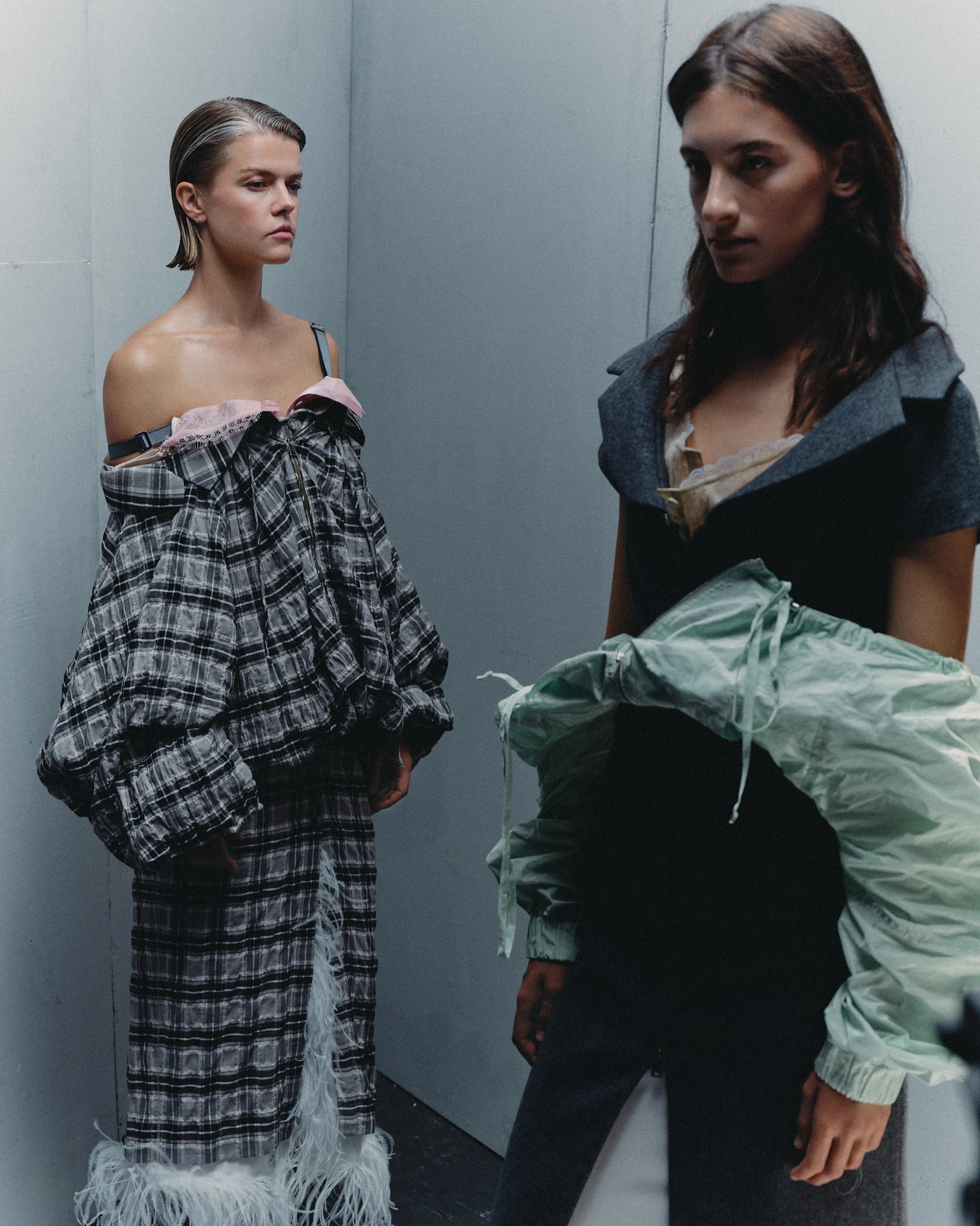 THE COAT, OPERA