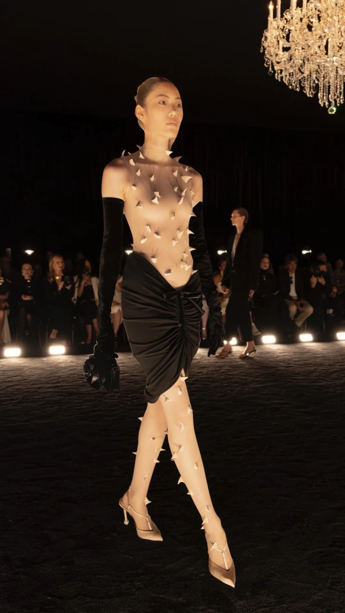 Показ Schiaparelli Haute Couture осінь-зима — 2024/25