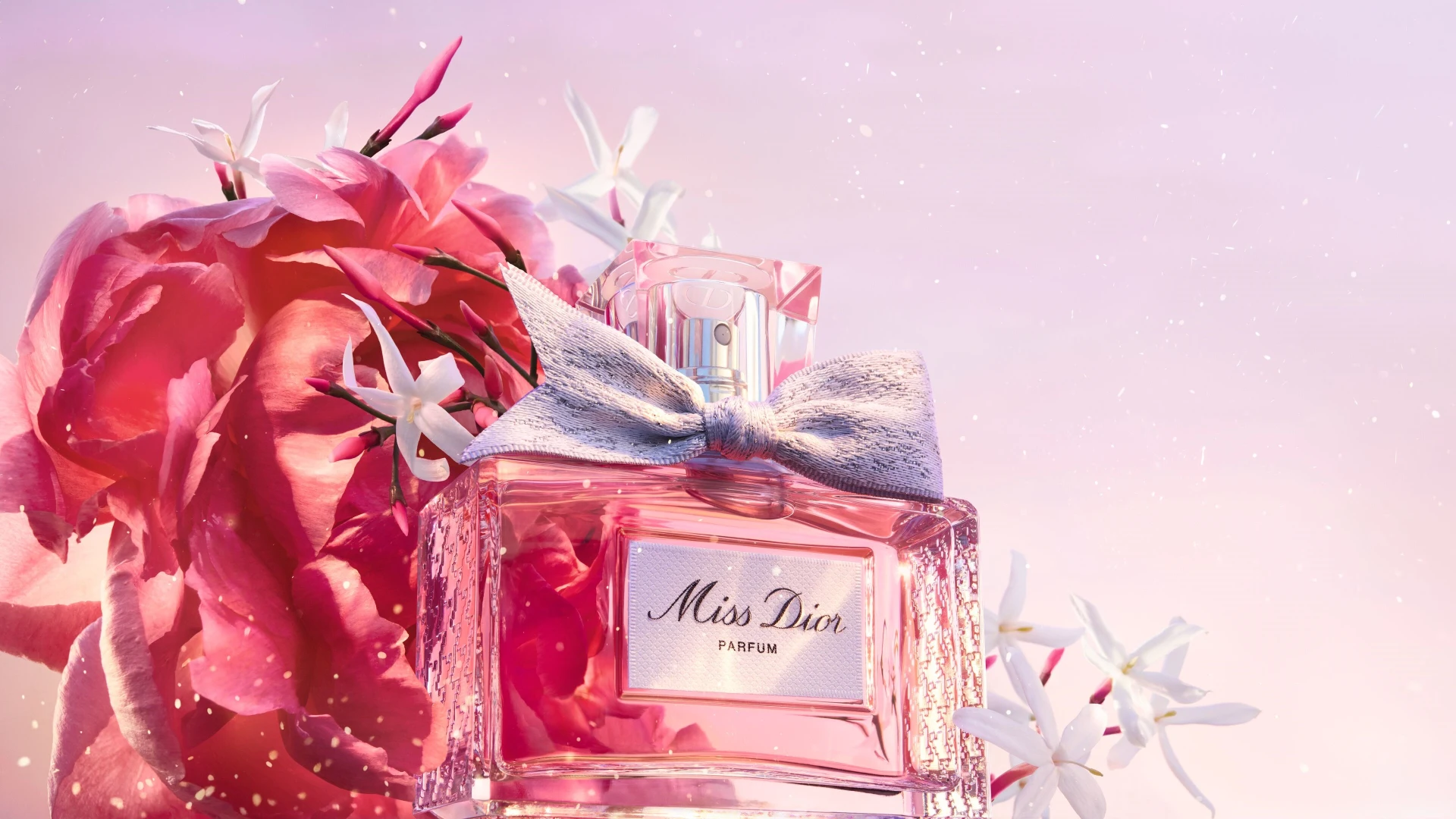 Dior представив нову версію культового аромату Miss Dior