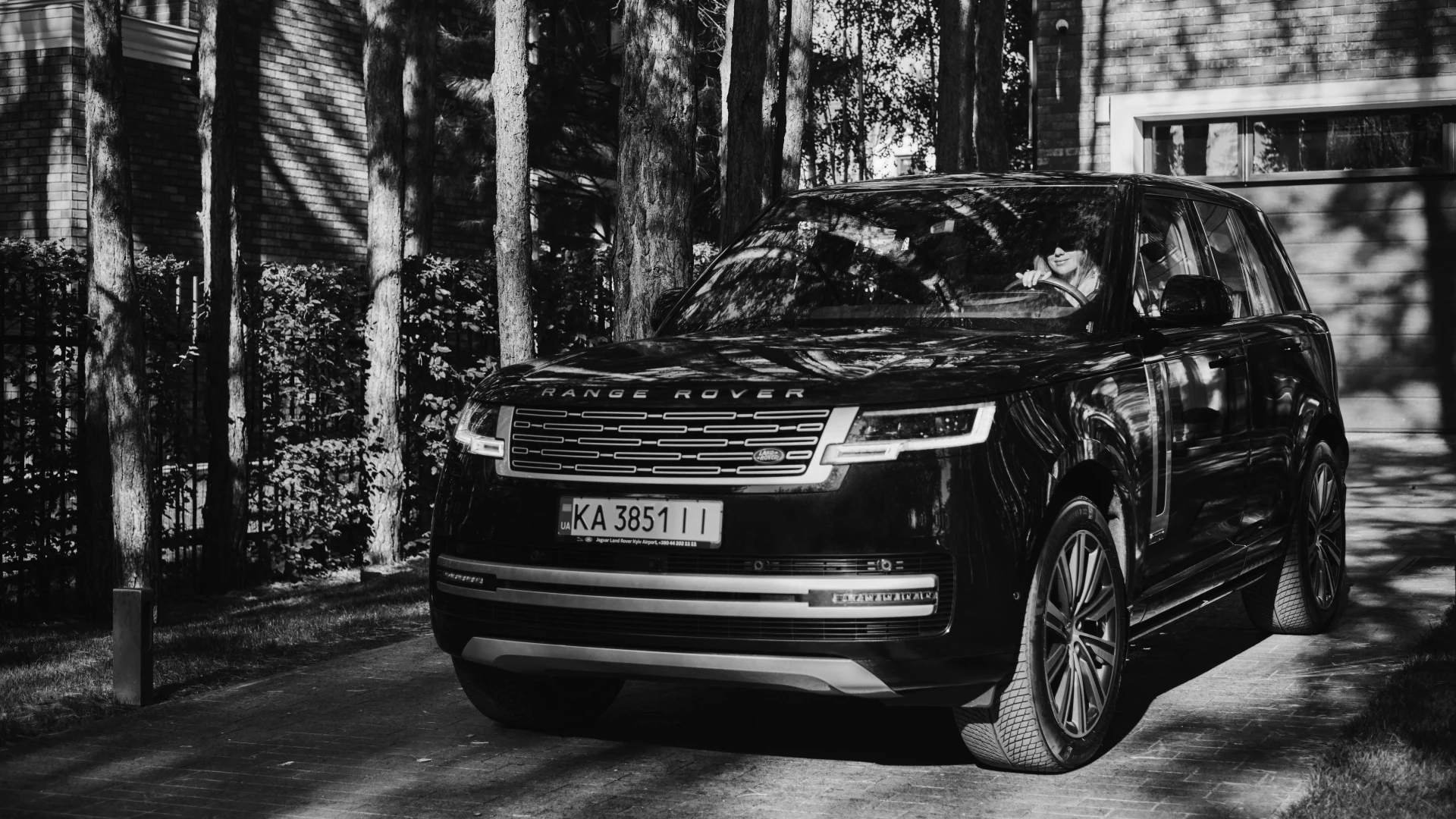 Вишуканість, комфорт та увага до деталей: що об'єднує Range Rover та бренд Каті Сільченко the COAT