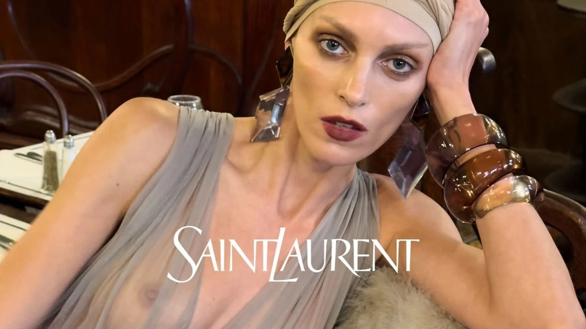 Saint Laurent представив нове відео напередодні Нового року 