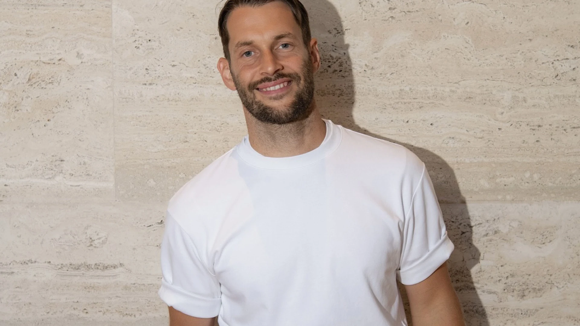 Jacquemus обʼєднався з Apple для роботи над показом: що відомо про колаборацію 