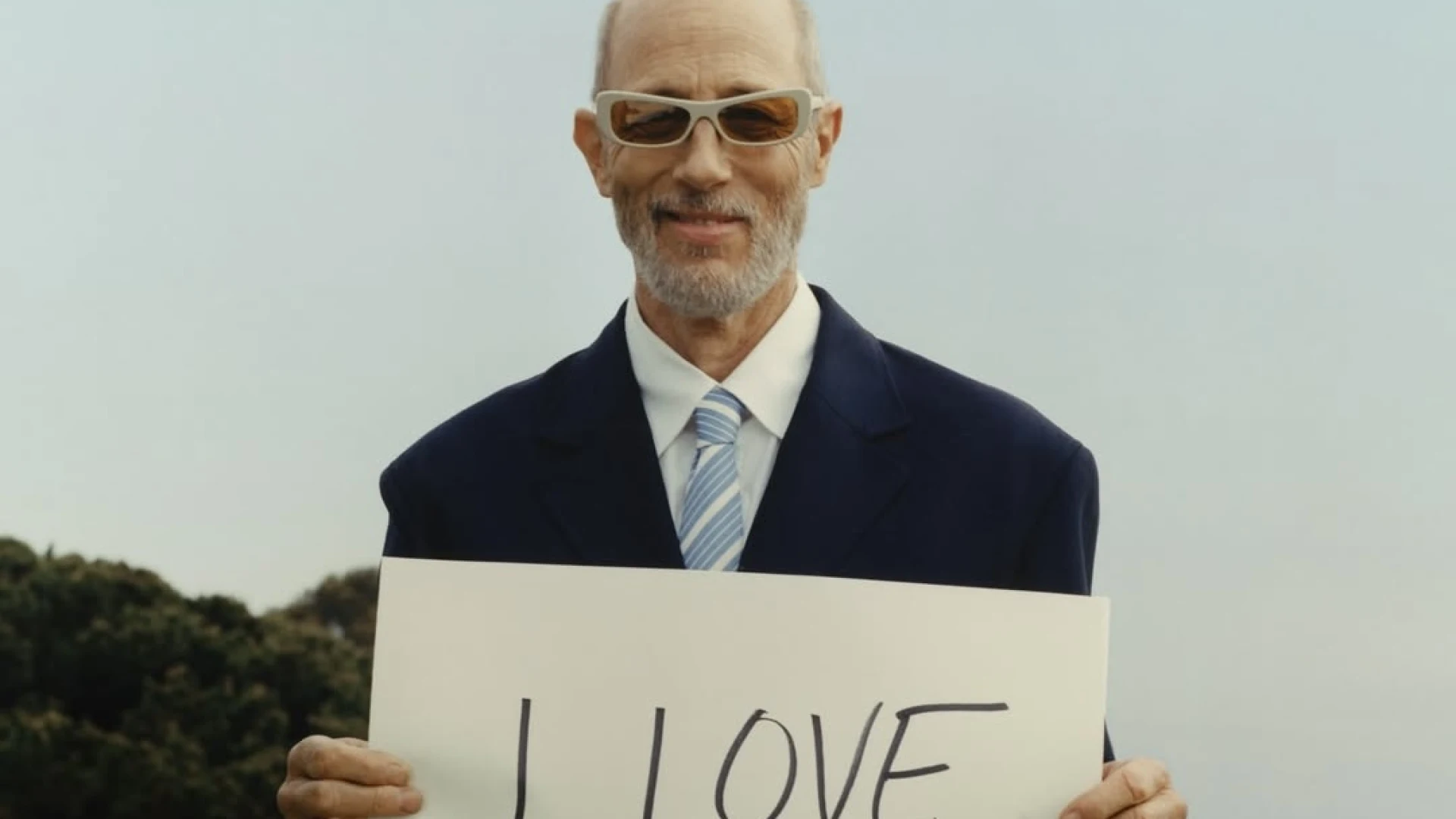 Jacquemus представив нову рекламну кампанію із зіркою серіалу «Білий лотос» 