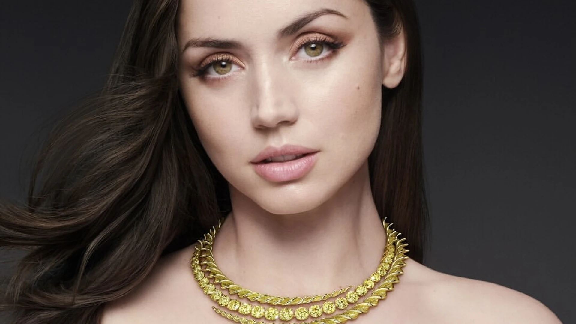 Ана де Армас представила нову лінійку Louis Vuitton High Jewelry 